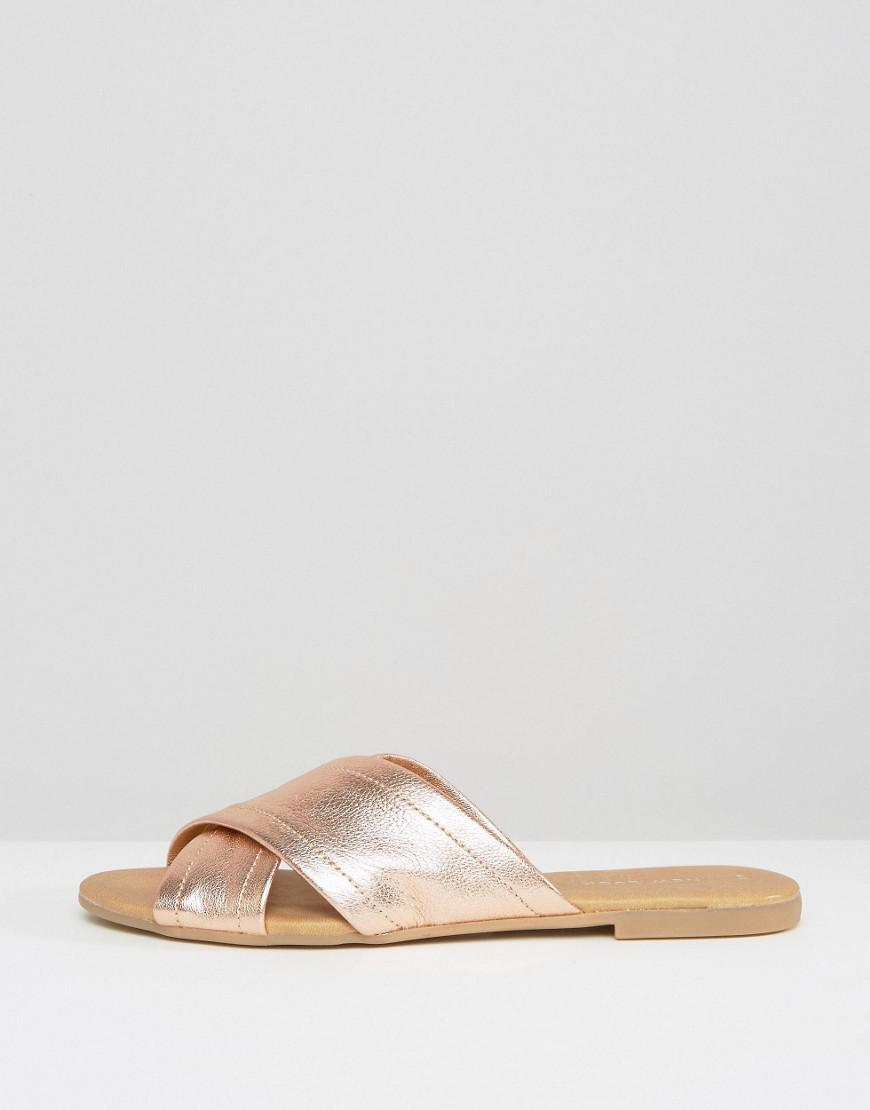 new look leather flip flops