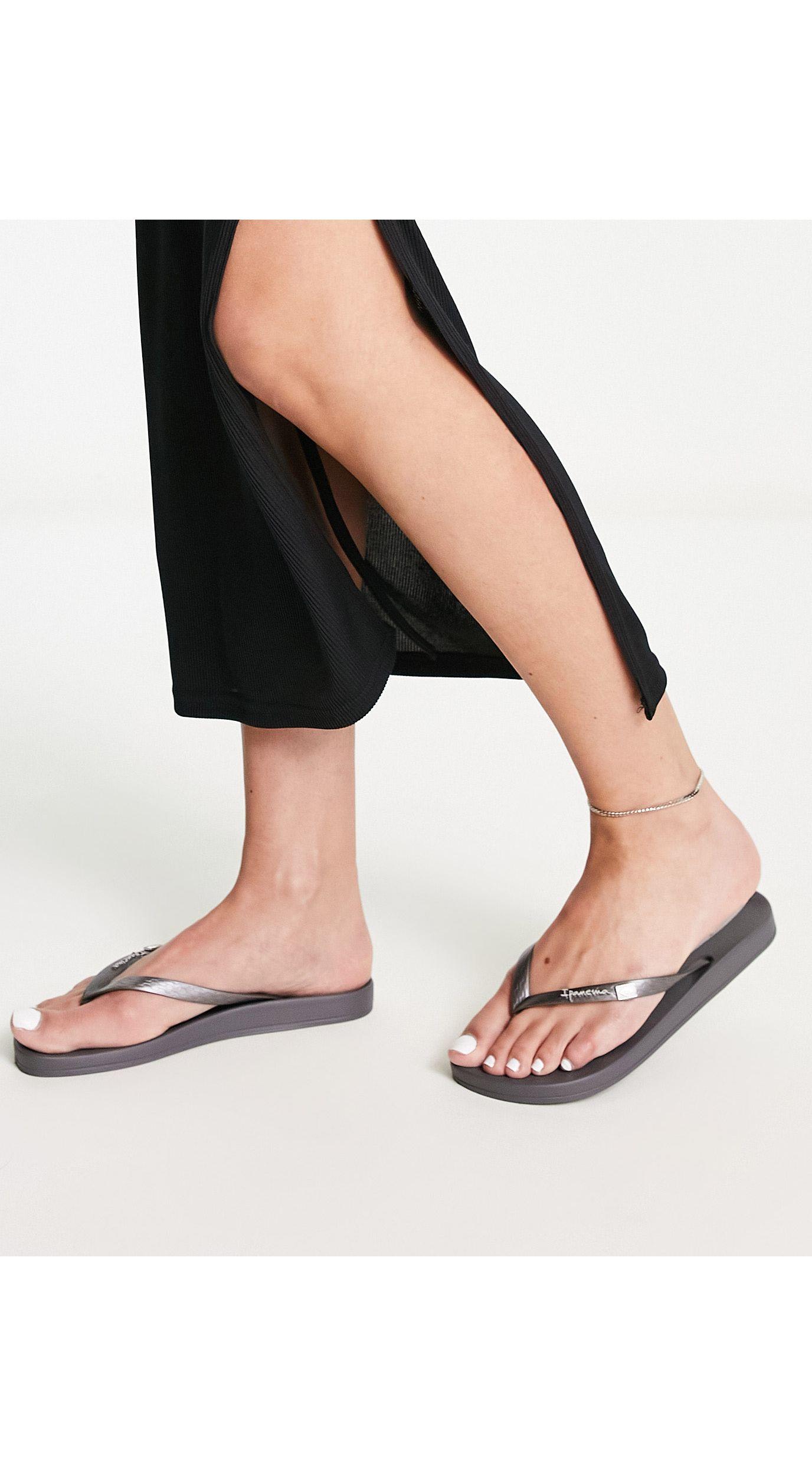 Ipanema Anatomic Brazil Flip Flops in Black | Lyst