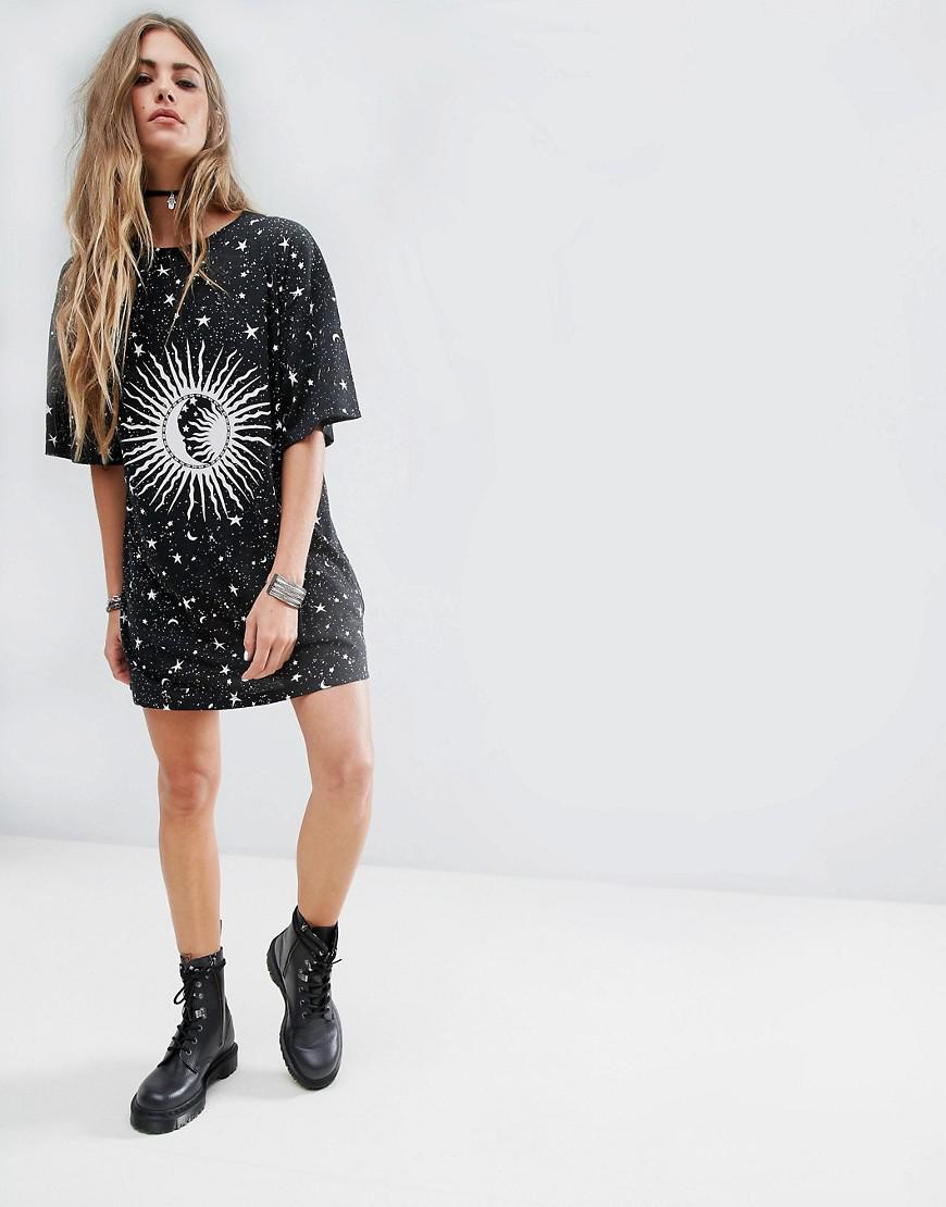 star and moon t shirt dress