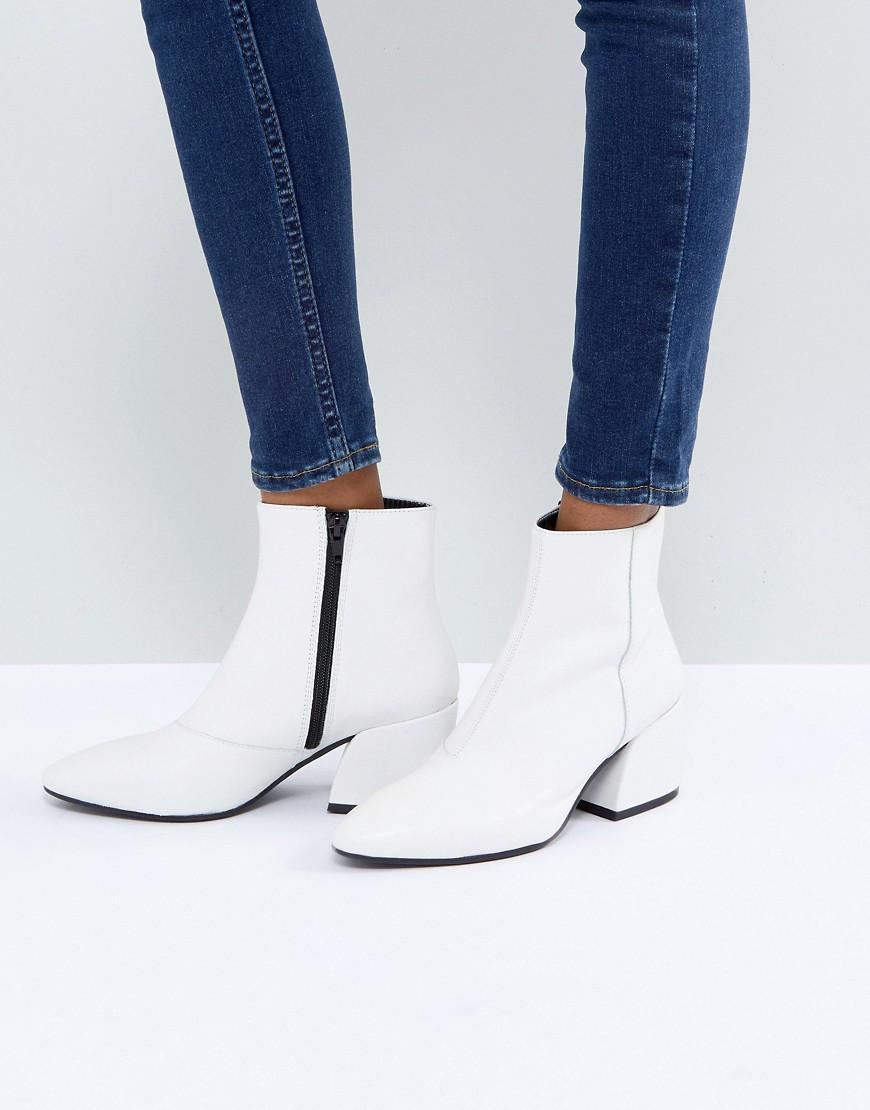 Vagabond Olivia White Leather Ankle Boot in White - Lyst