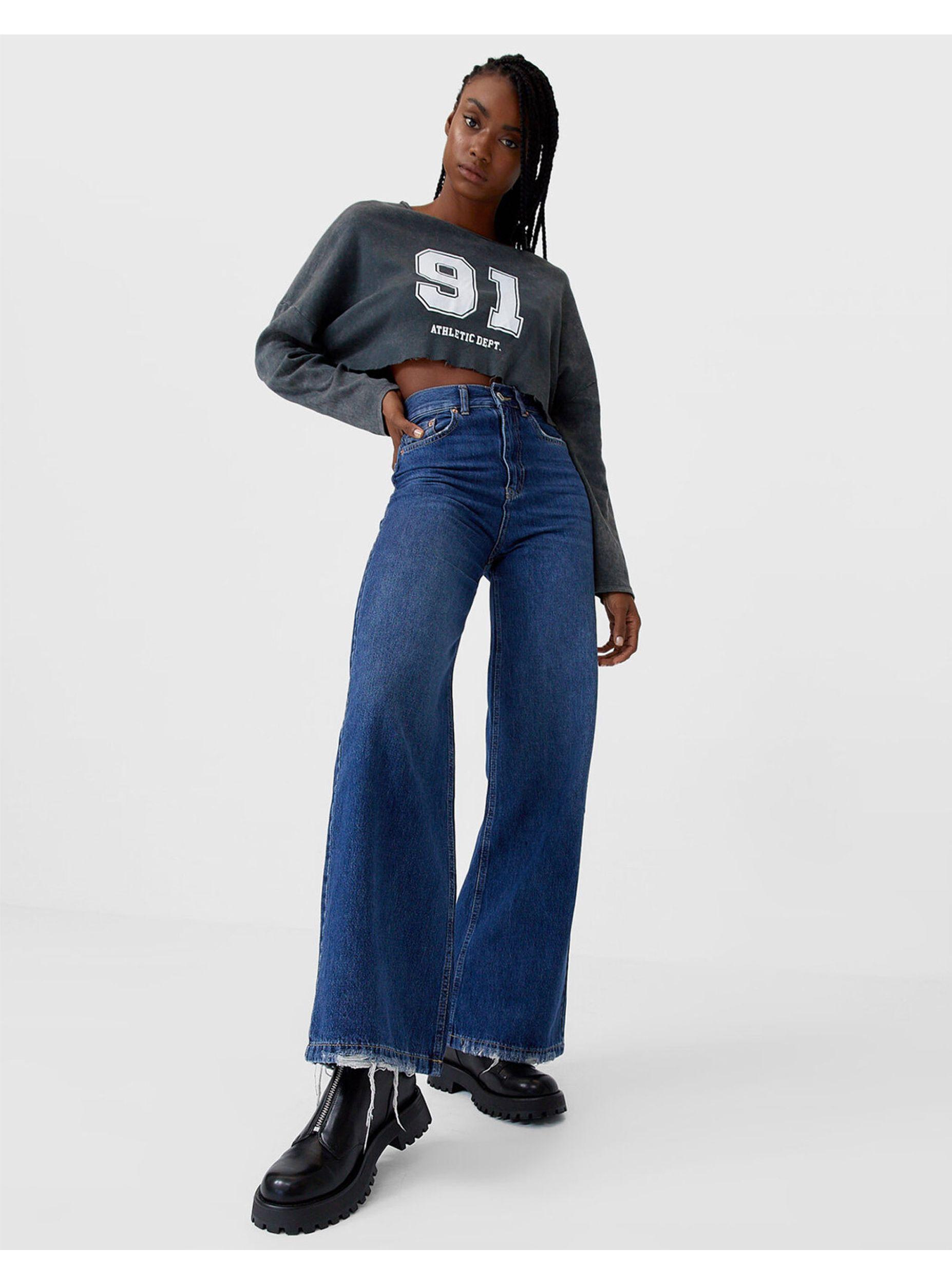 Stradivarius 90s Super Wide Leg Jean in 