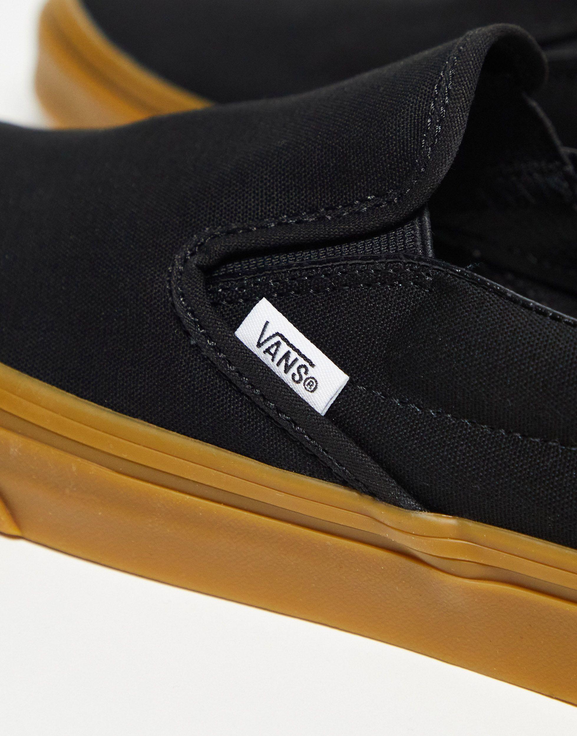 Black slip on vans gum sole 2025