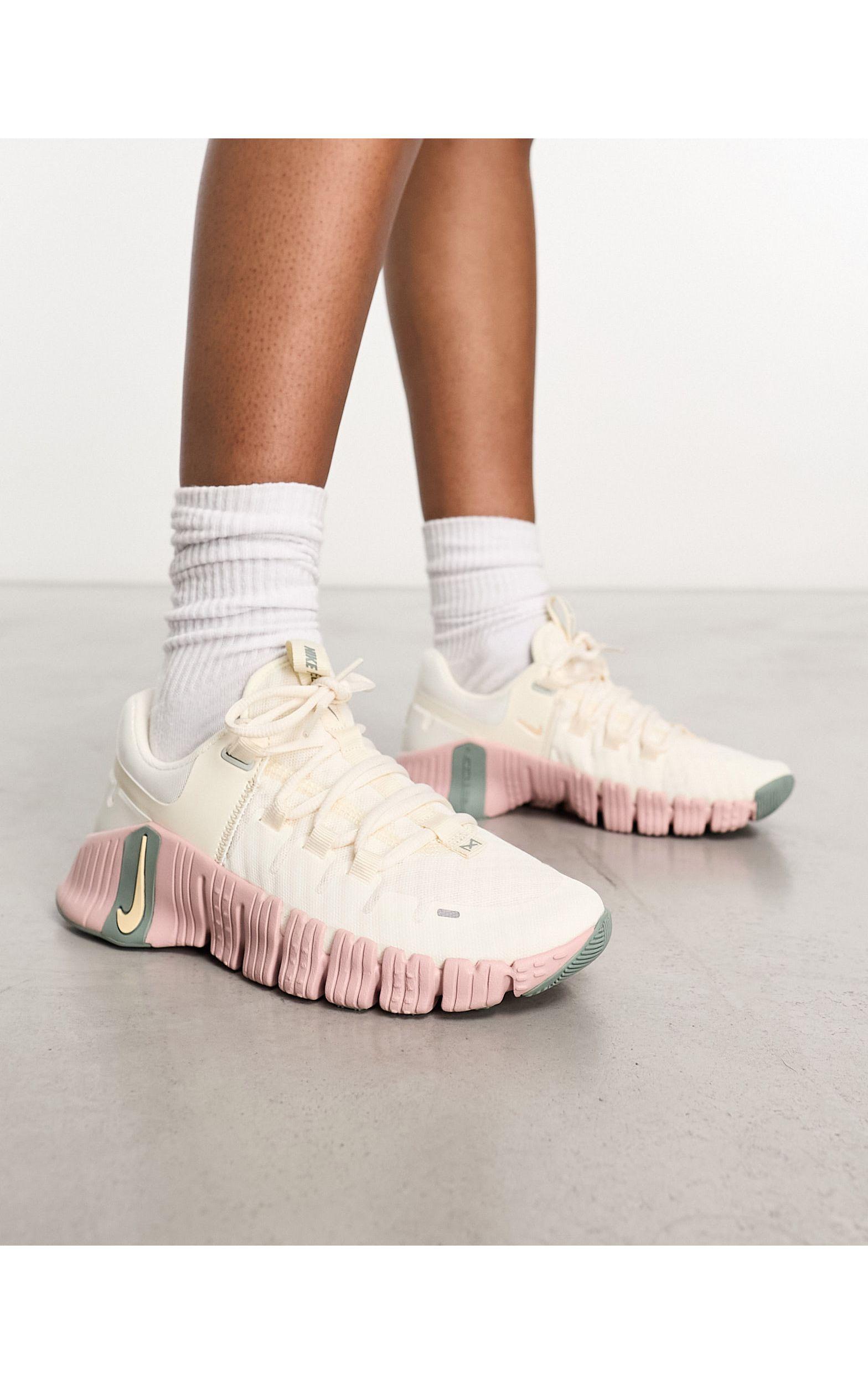 Nike Free Metcon 5 Trainers in Natural Lyst UK