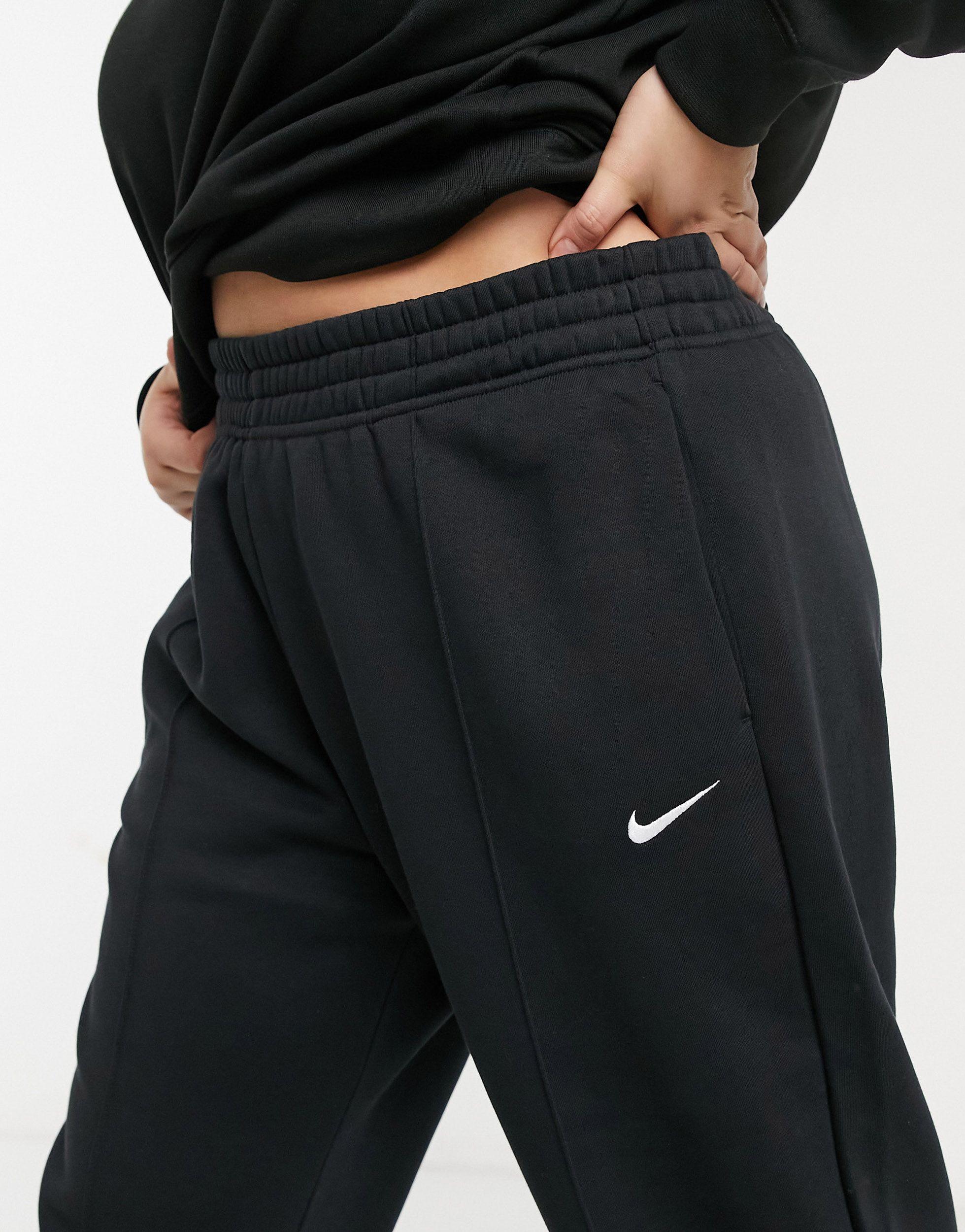 Nike Plus Mini Swoosh Oversized jogger 