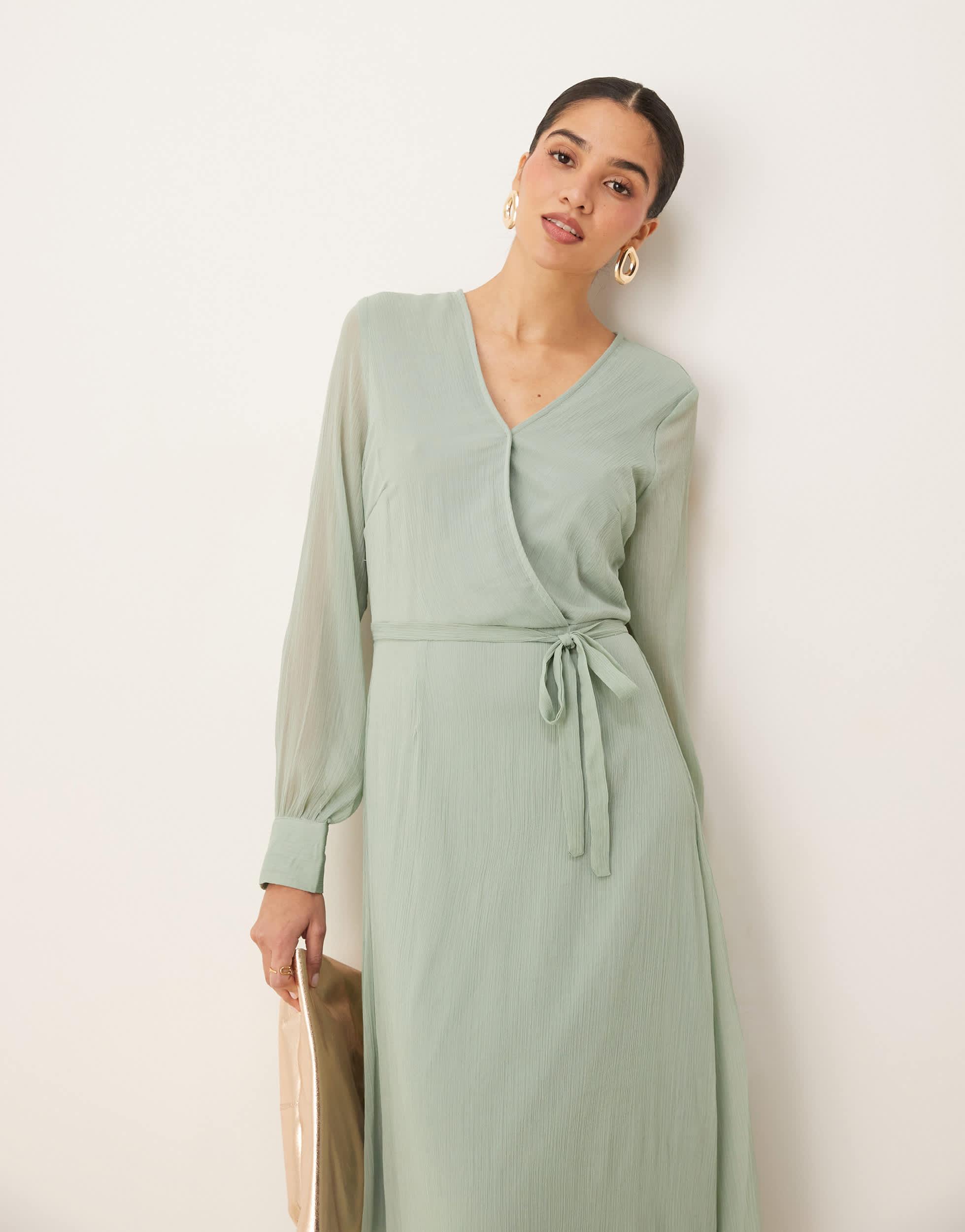 Vila Longsleeve V-neck Midi Dress in Green | Lyst