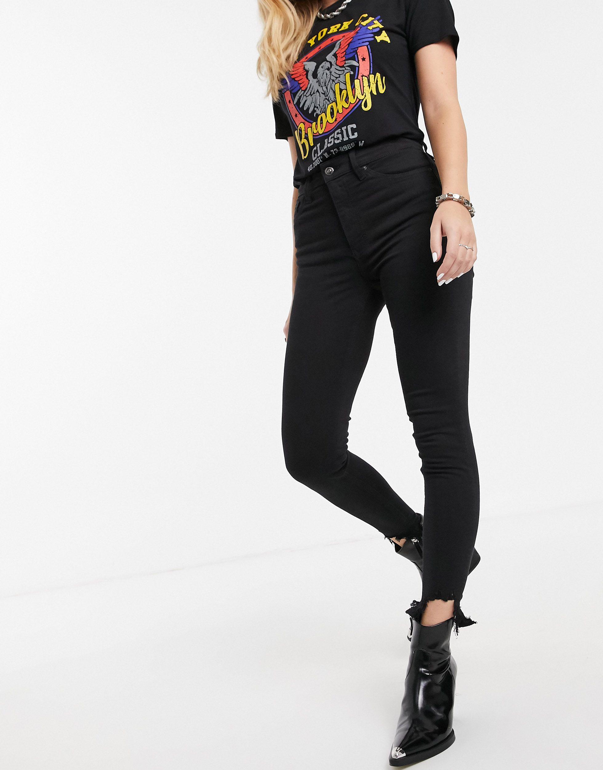 TOPSHOP Jamie Ripped Hem Jeans in Black 