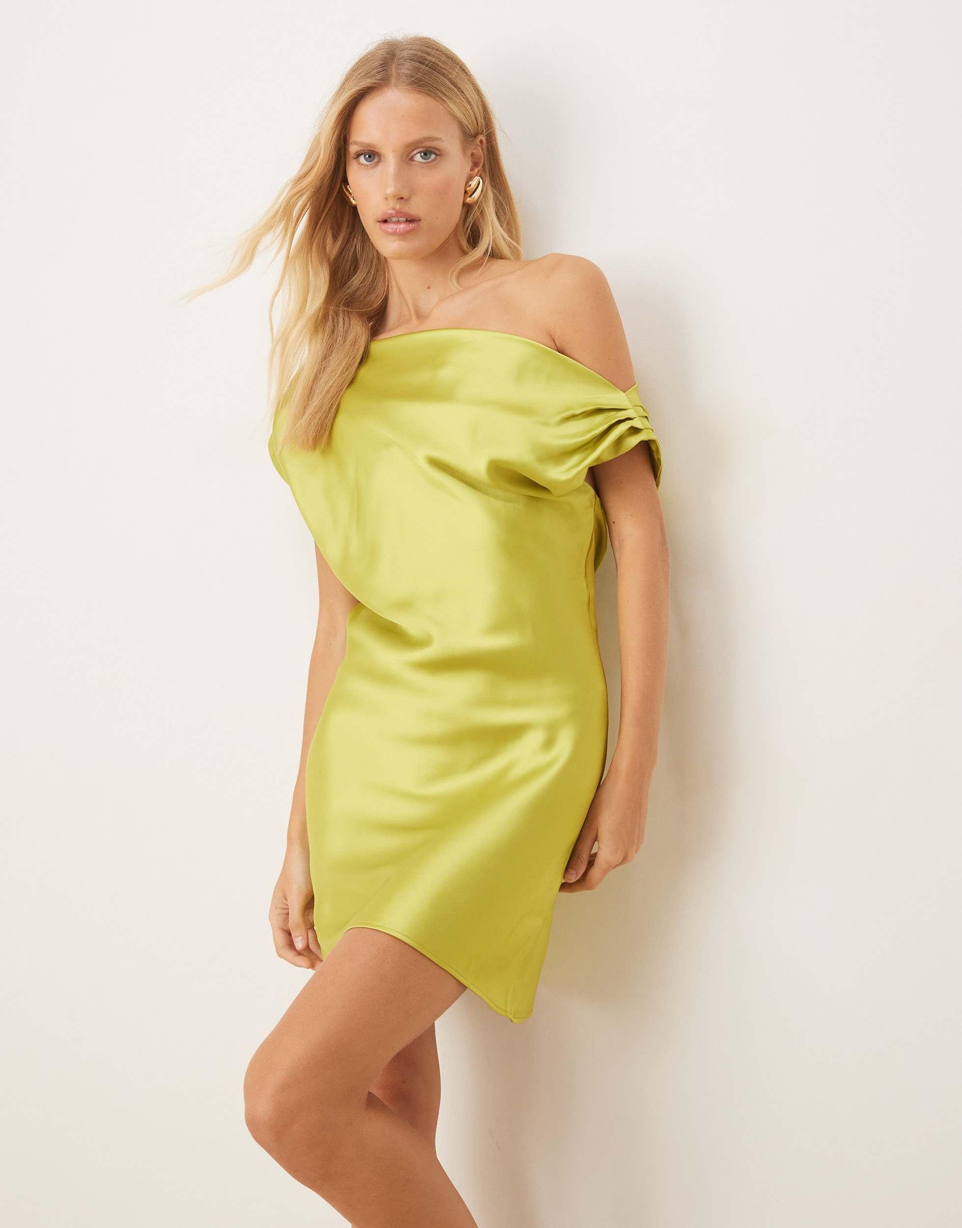 Robe courte et asymétrique effet drapé en satin ASOS en coloris