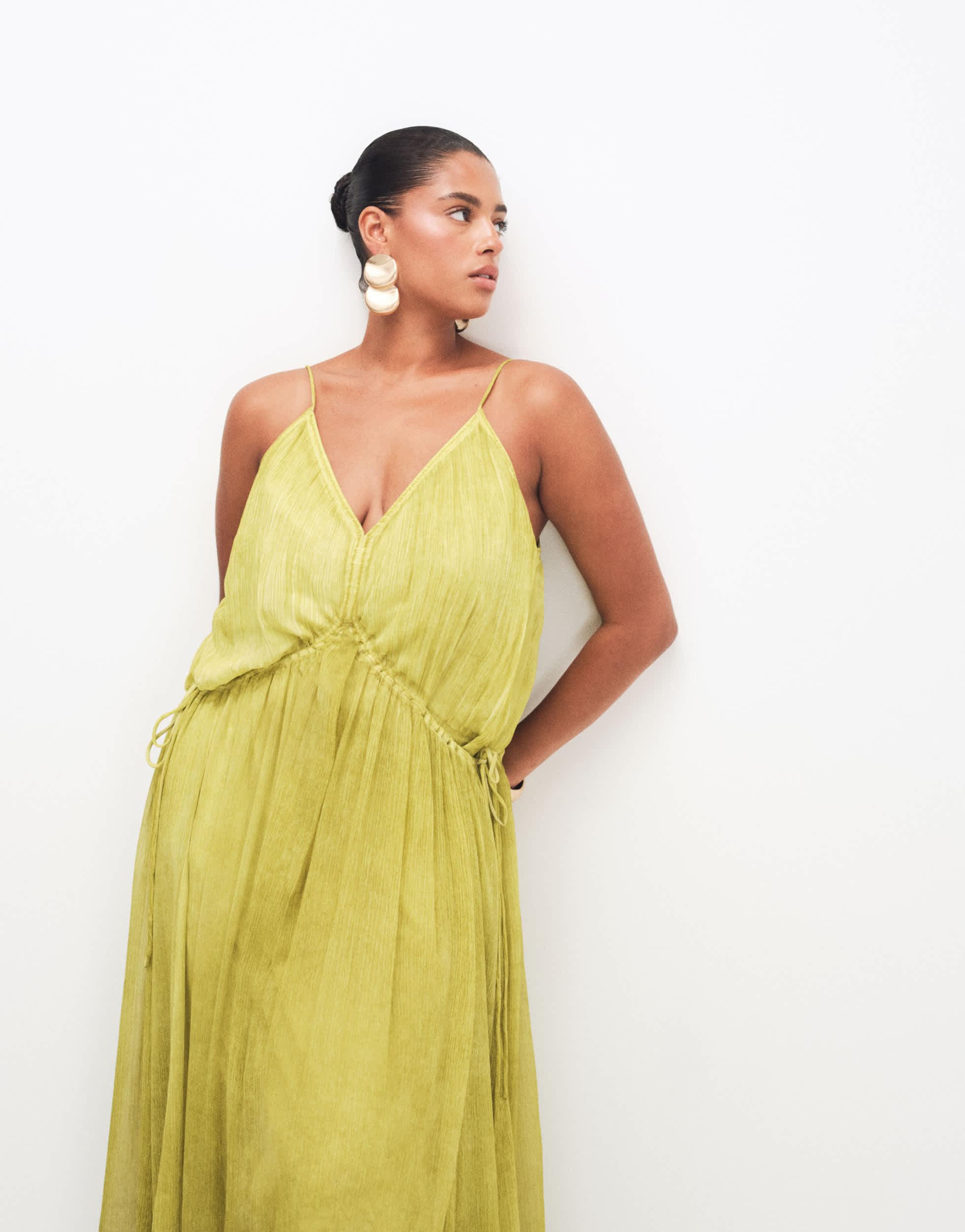 yellow smock dress Easowa Lightweight Tiered With Sleeveless Halter Neckline For Summer Days Yellow Halter Dress Short Yellow Dress Yellow Summer Dress Layered Ruffle Dress Tiered Ruffle Dress Perfect for pairing with sandals or wedges for a summery look or layering with a cardigan during cooler days Women's Yellow/floral Tie-Shoulder-Strap Smocked Dress