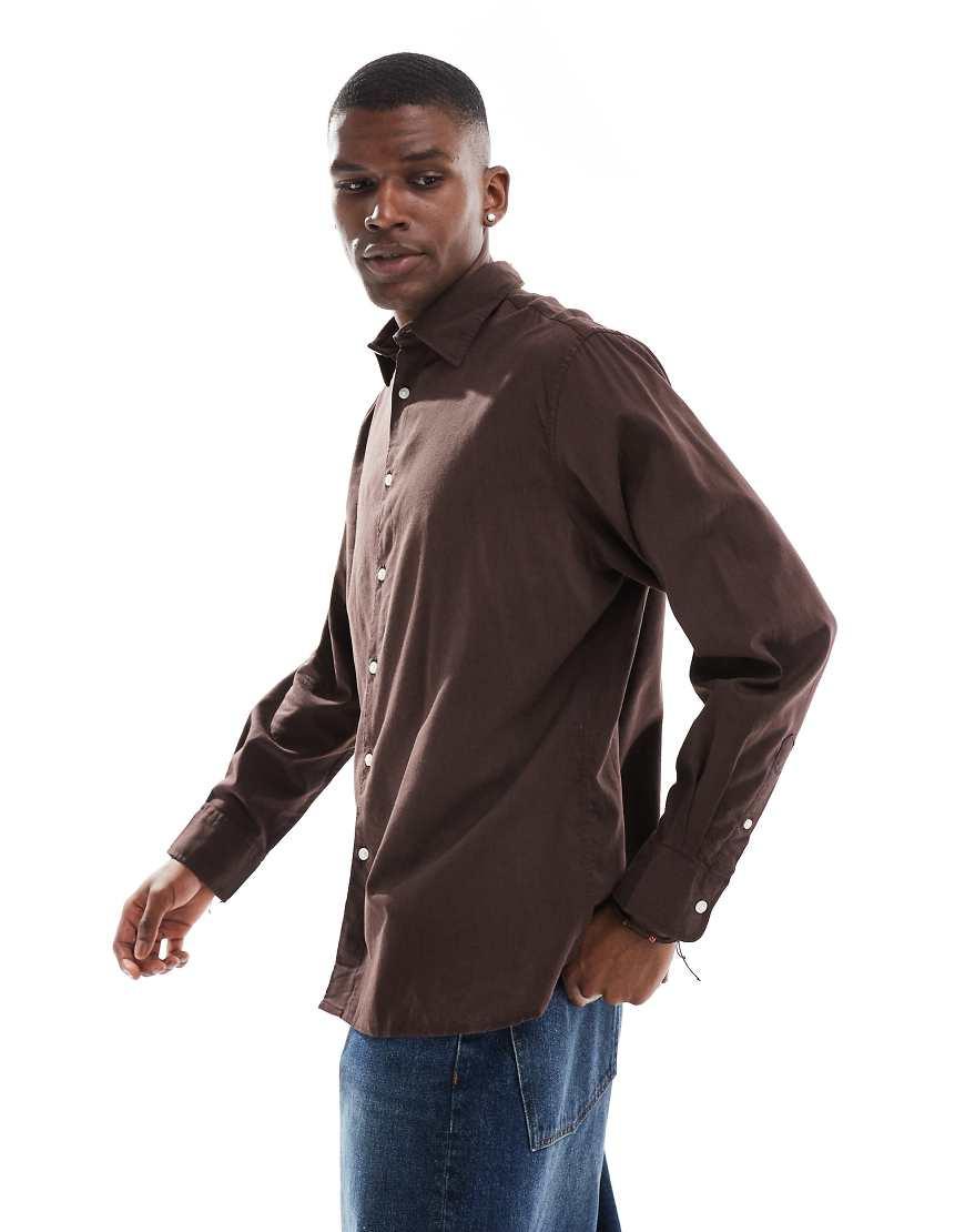 Camisa cafe oscuro hombre sale