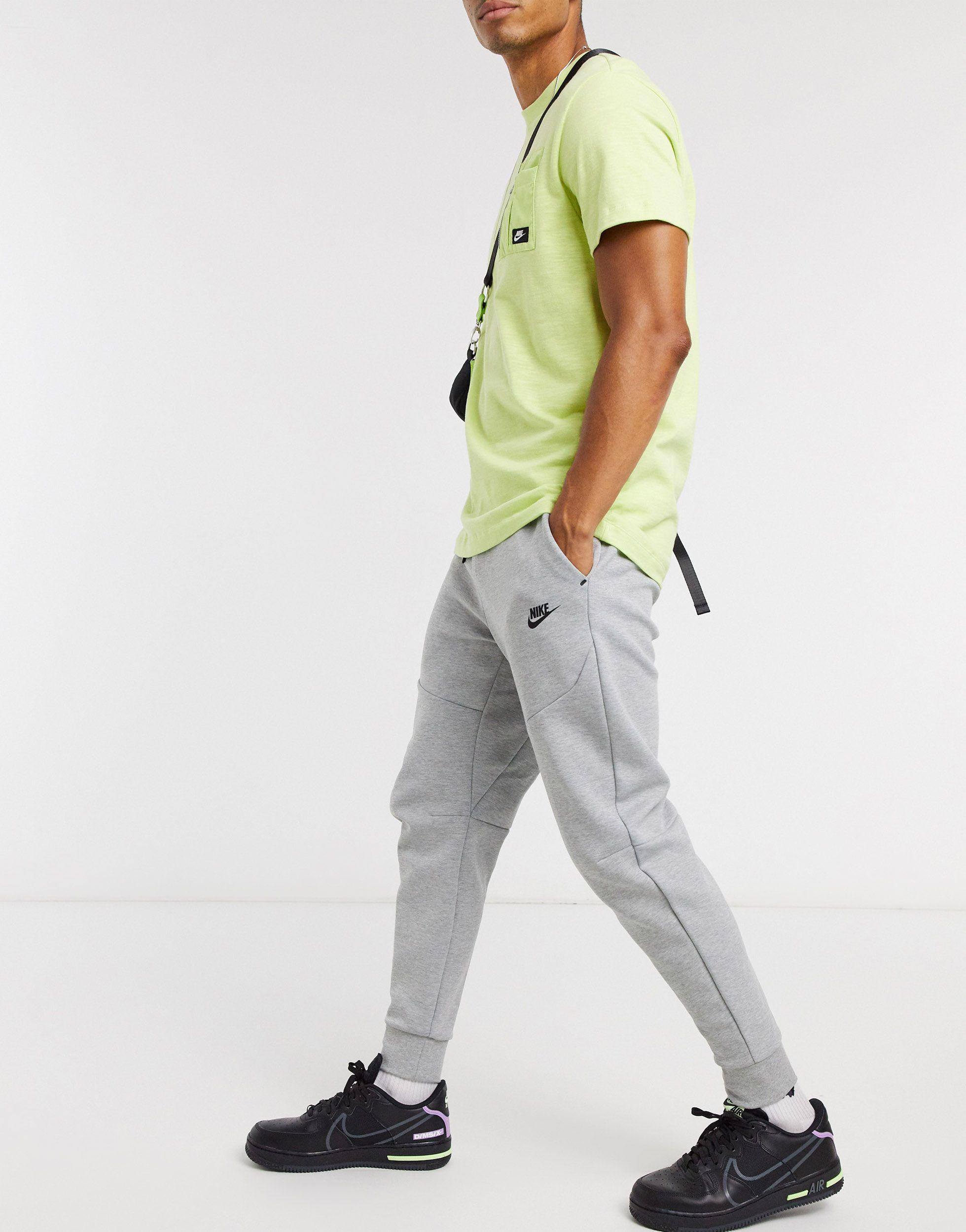 Nike Tech Fleece joggers in Grey (Gray 
