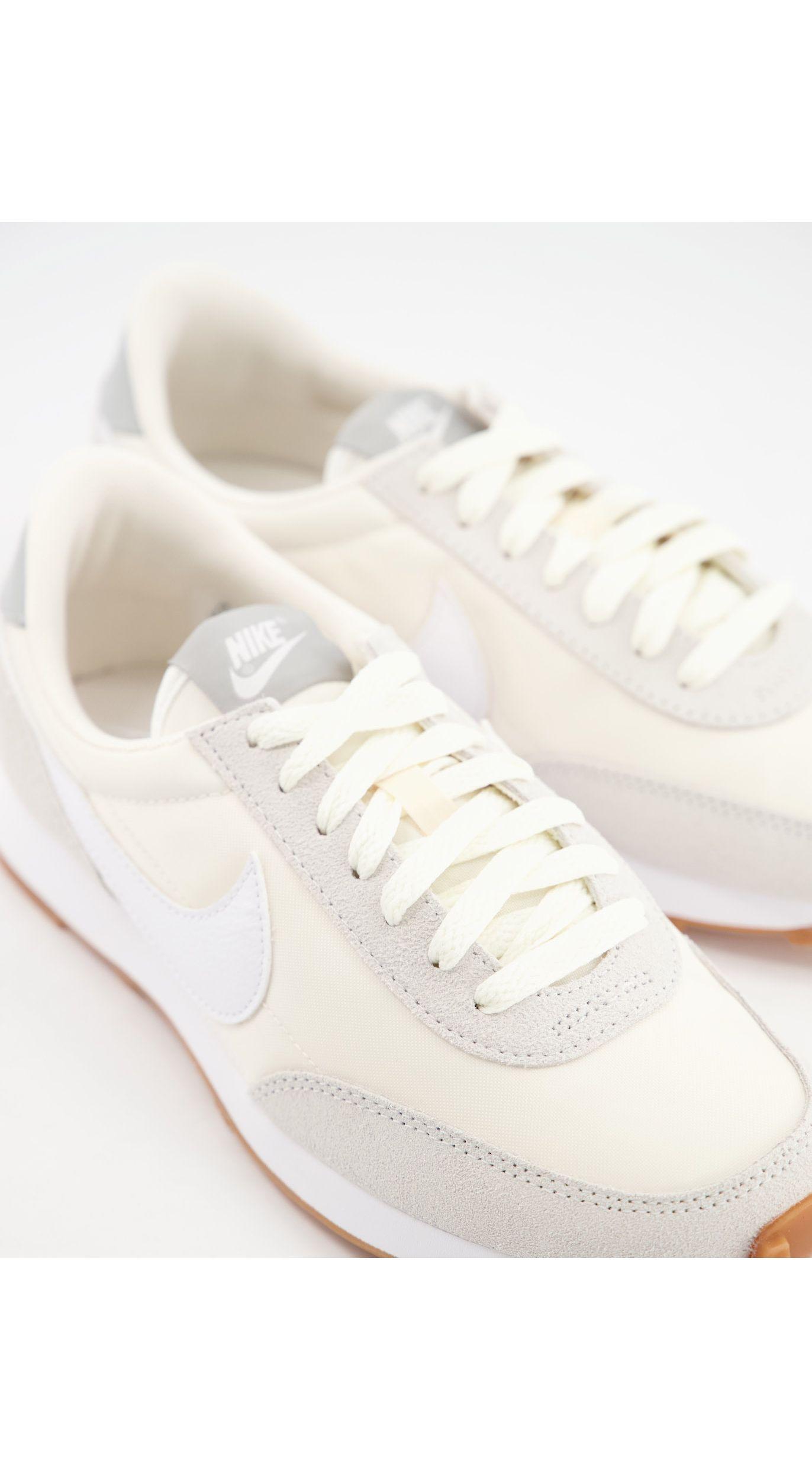 nike daybreak women white gum