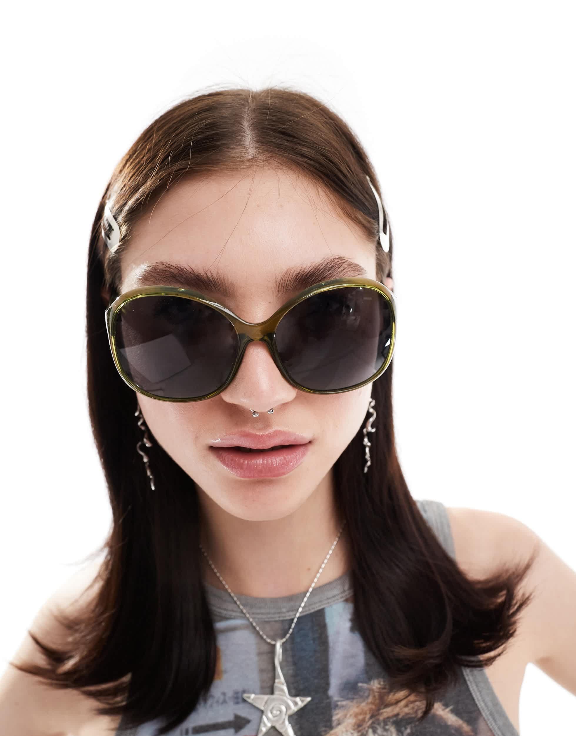 Monki lunettes de soleil hot sale
