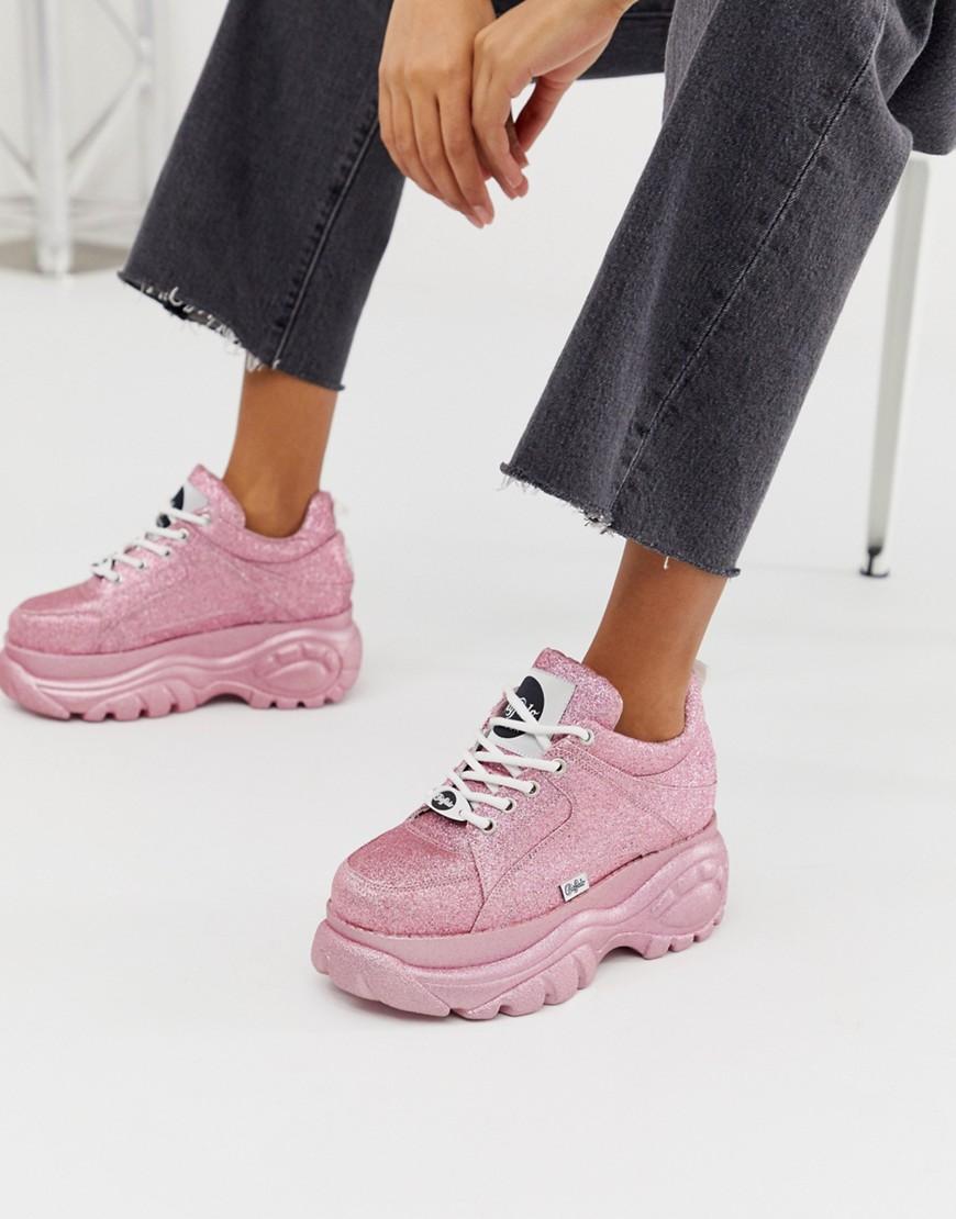 Zapatillas de deporte de plataforma plana gruesa con parte superior de  corte bajo y purpurina en rosa London Classic Kicks Buffalo de color Rosa |  Lyst