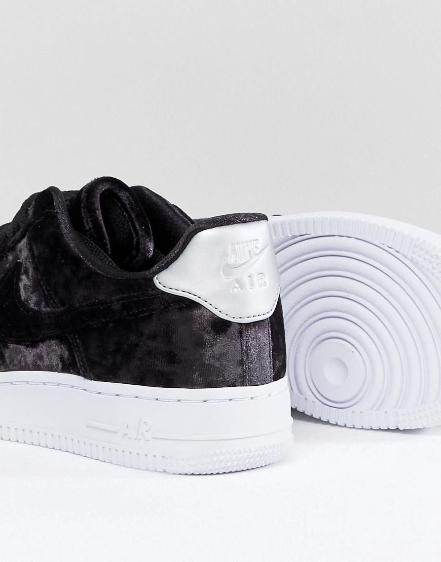 Nike Air Force 1 '07 Trainers In Black 
