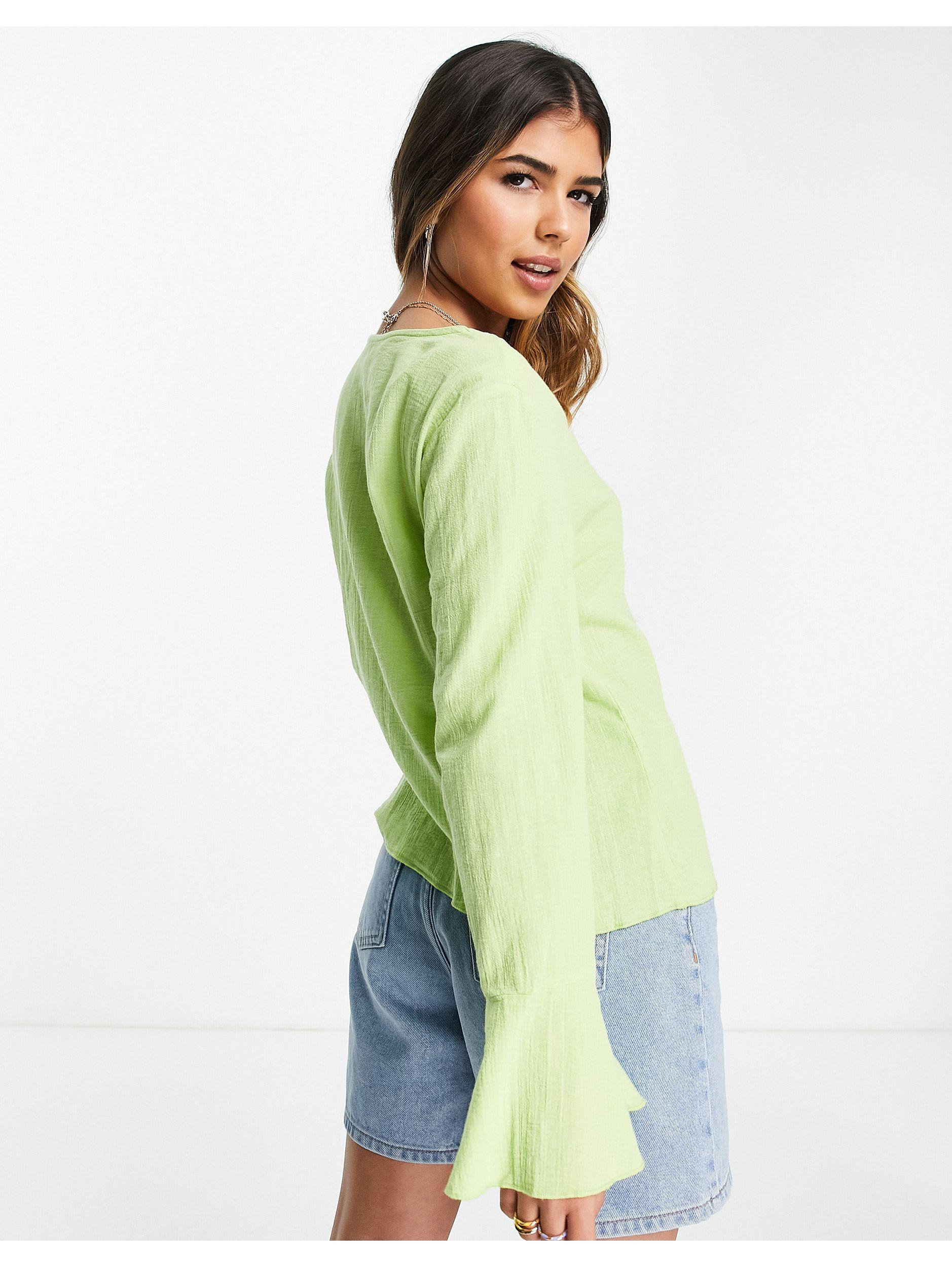 Stradivarius Textured 90s Slimline Split Front Top in Green | Lyst UK