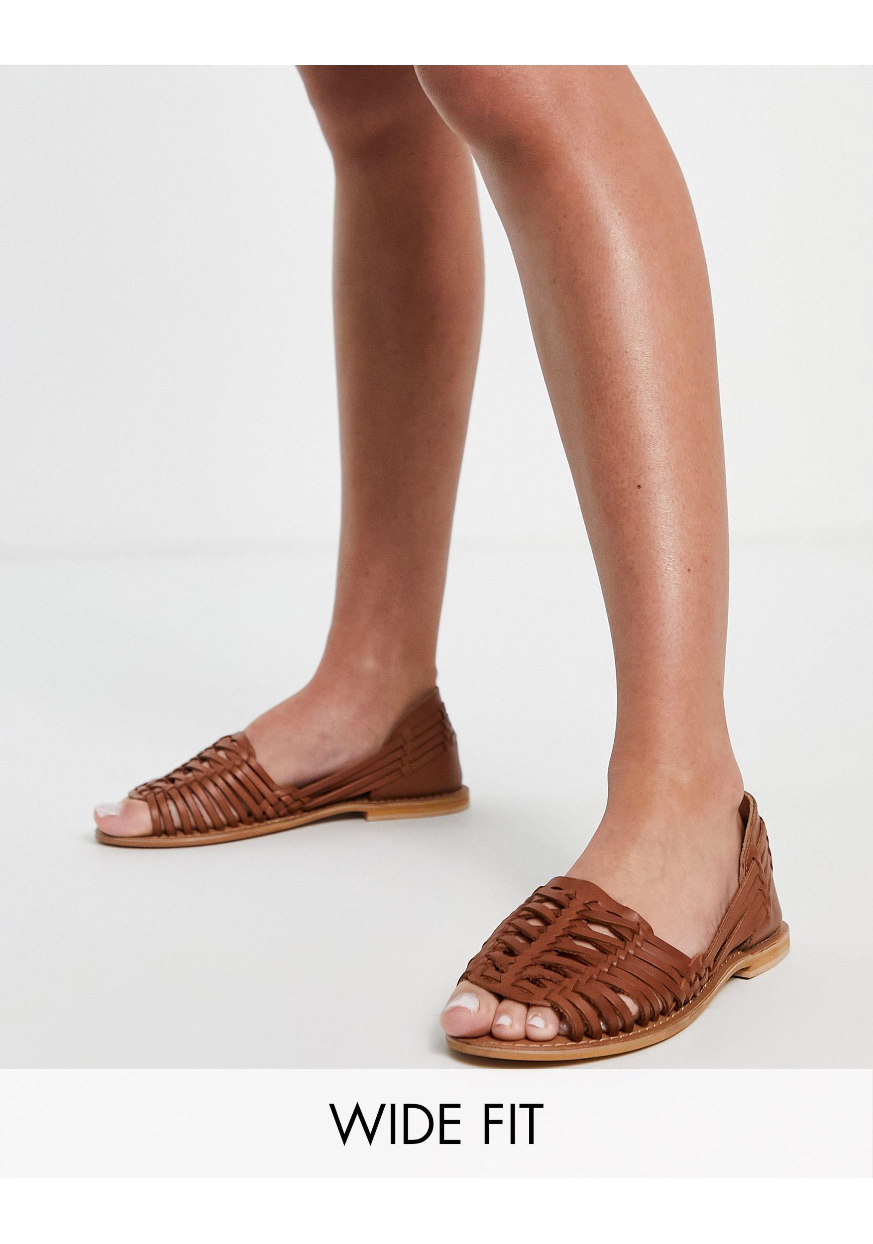 ASOS Florentine - Sandalen Met Brede Pasvorm Van Geweven Leer in het Bruin  | Lyst NL