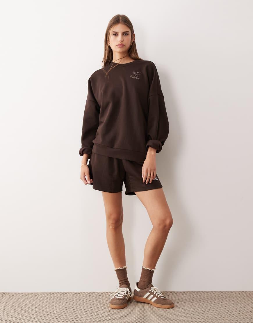 Sudadera Marrón Con Detalle De Tres Rayas Three Stripes Studios De