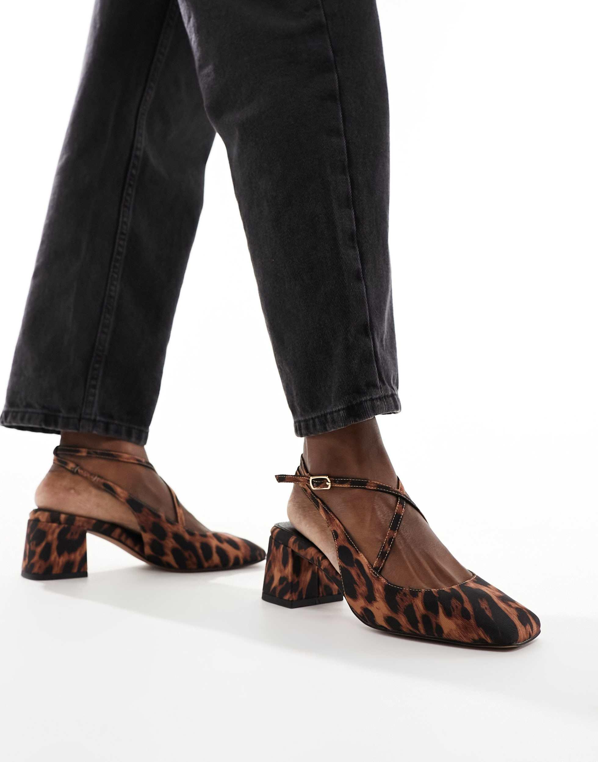 Chaussure a talon carre mi haut hotsell