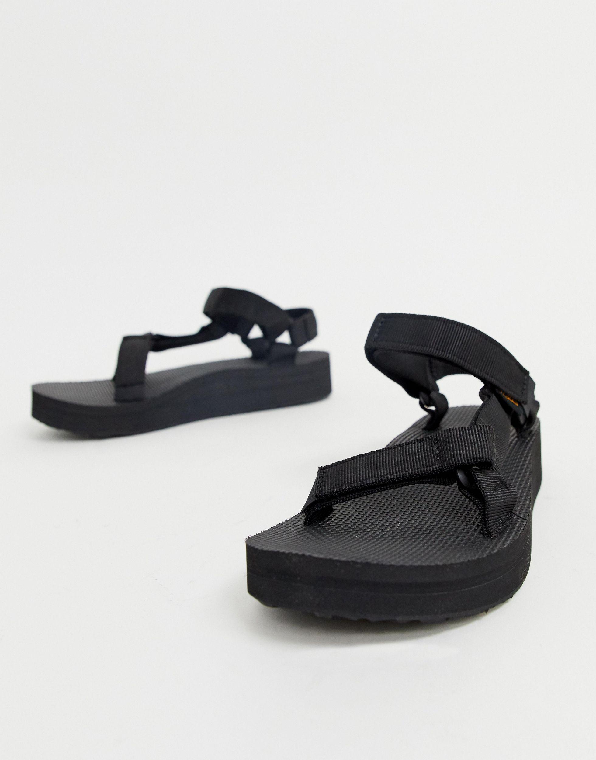 teva midform universal chunky sandals in black
