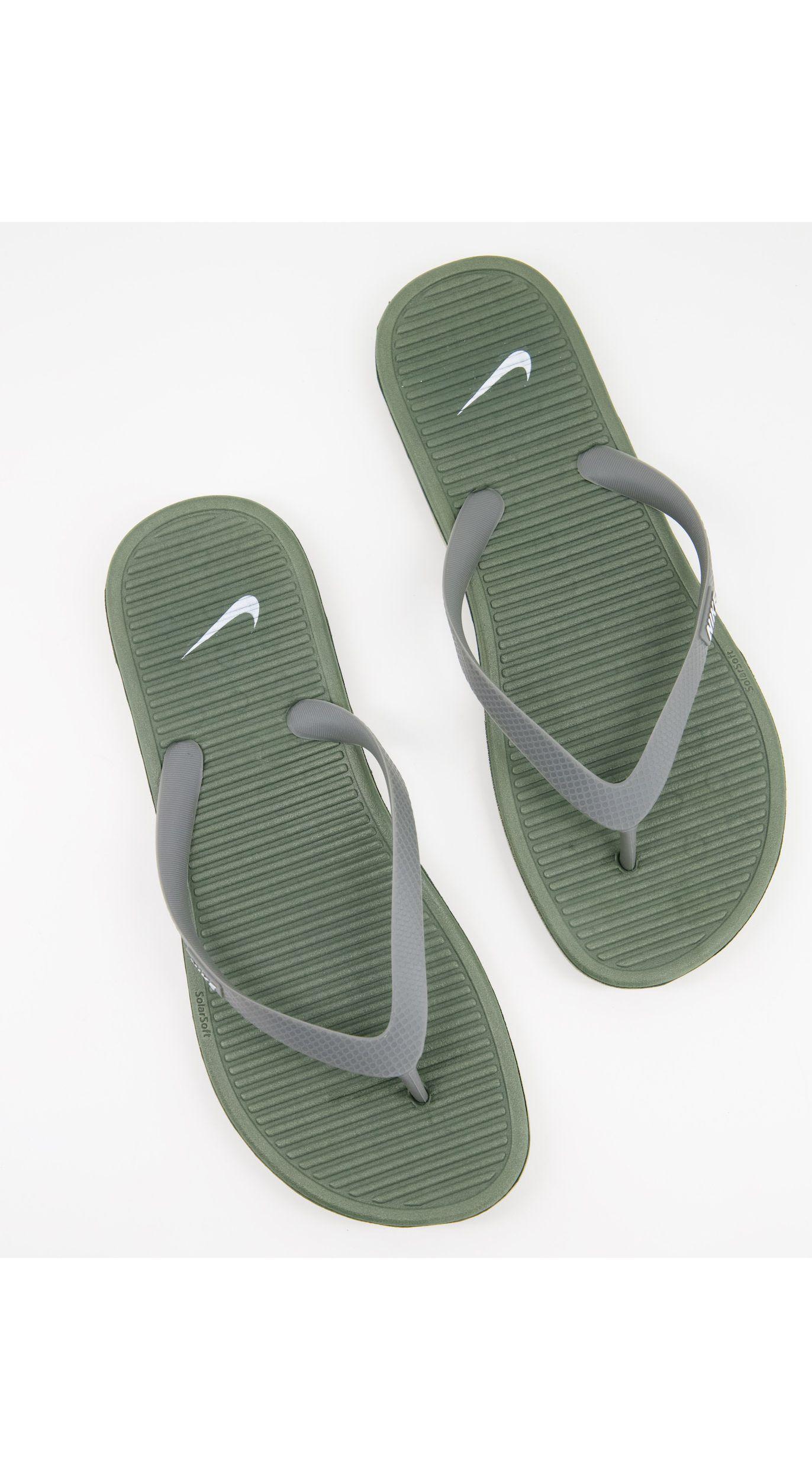 Nike Solarsoft Thong Logo Flipflops in Green for Men | Lyst UK