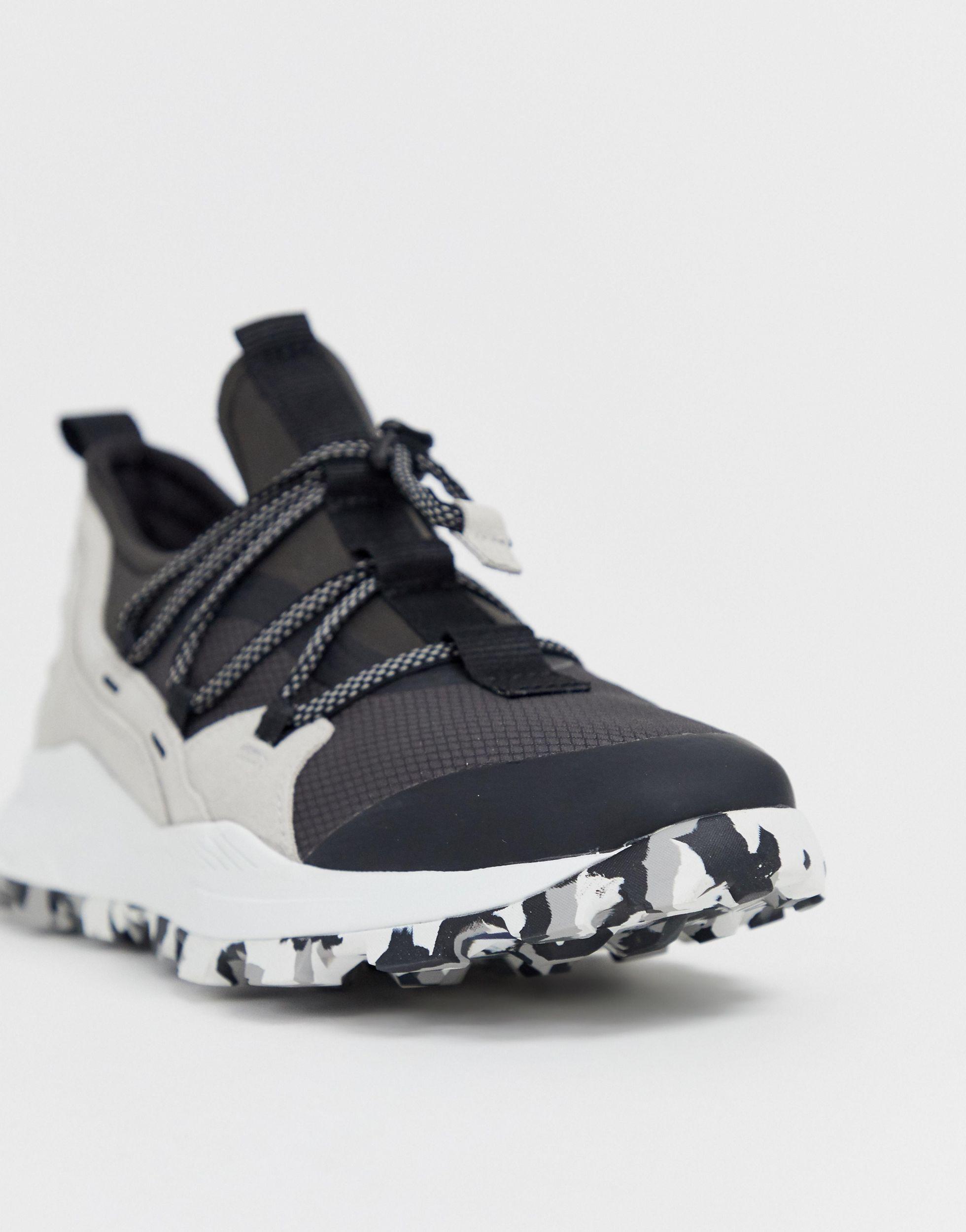 black timberland trainers