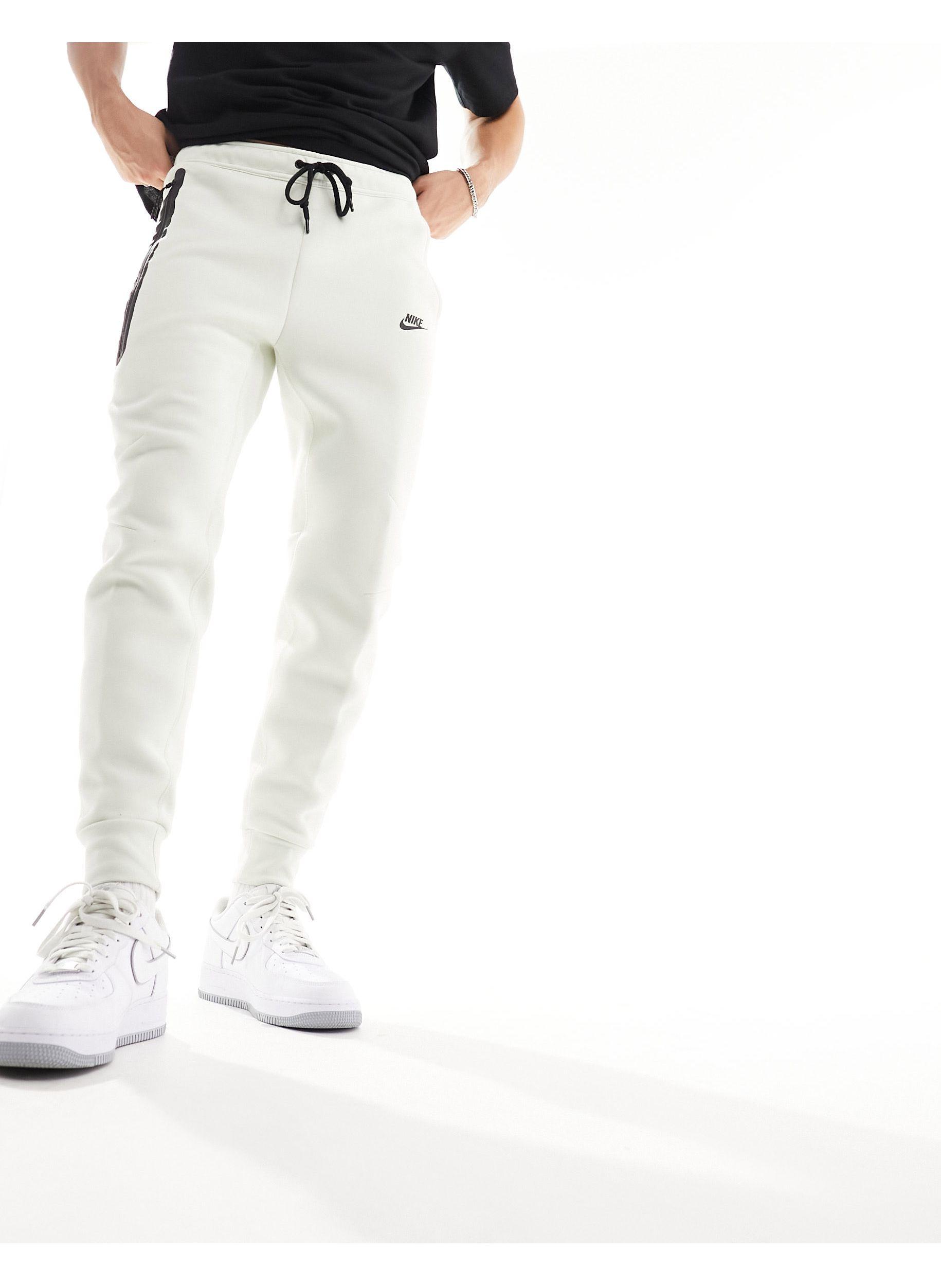 Nike Tech Fleece joggers in White for Men | Lyst UK