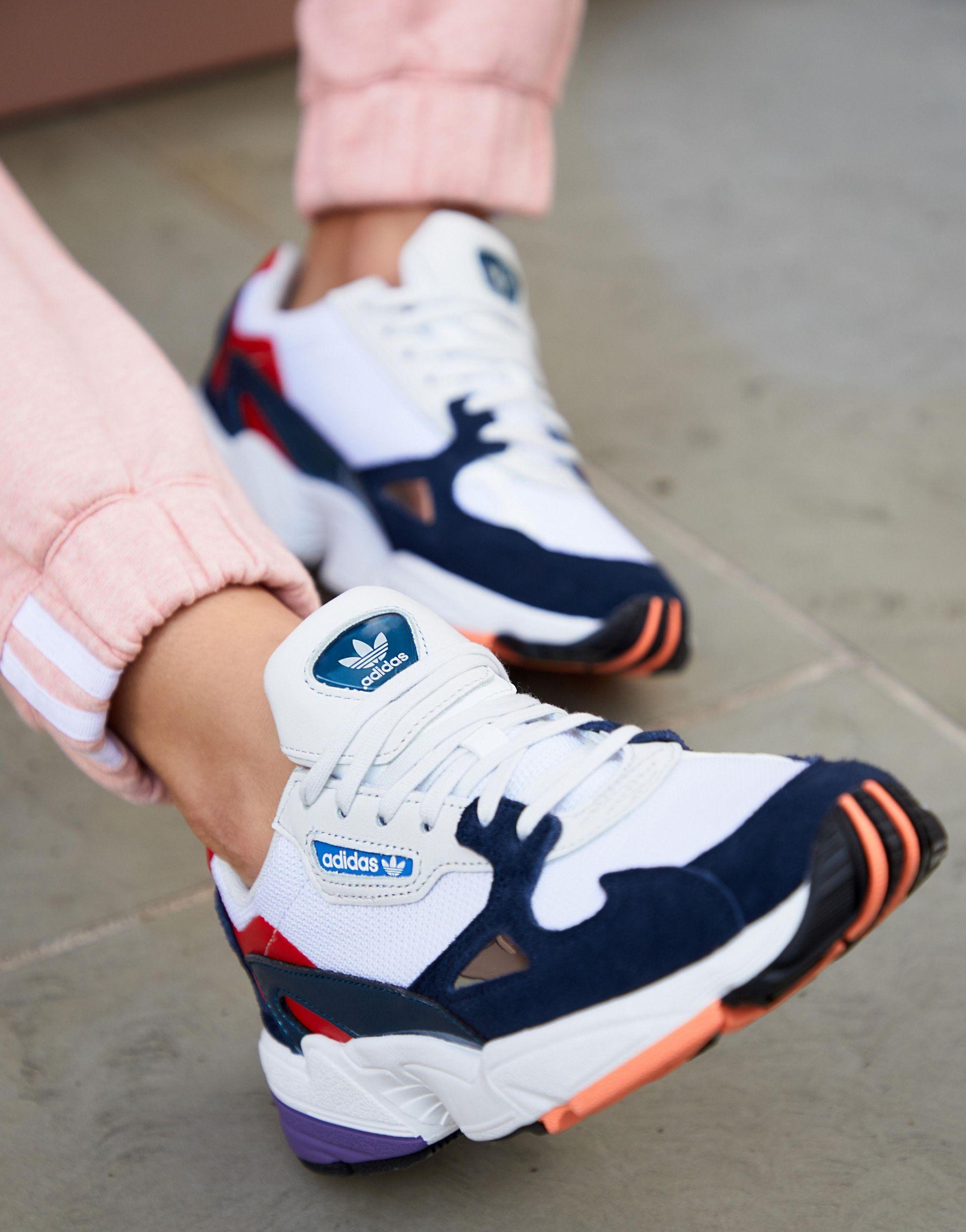 lette Inspirere organisere adidas Originals White And Navy Falcon Trainers | Lyst