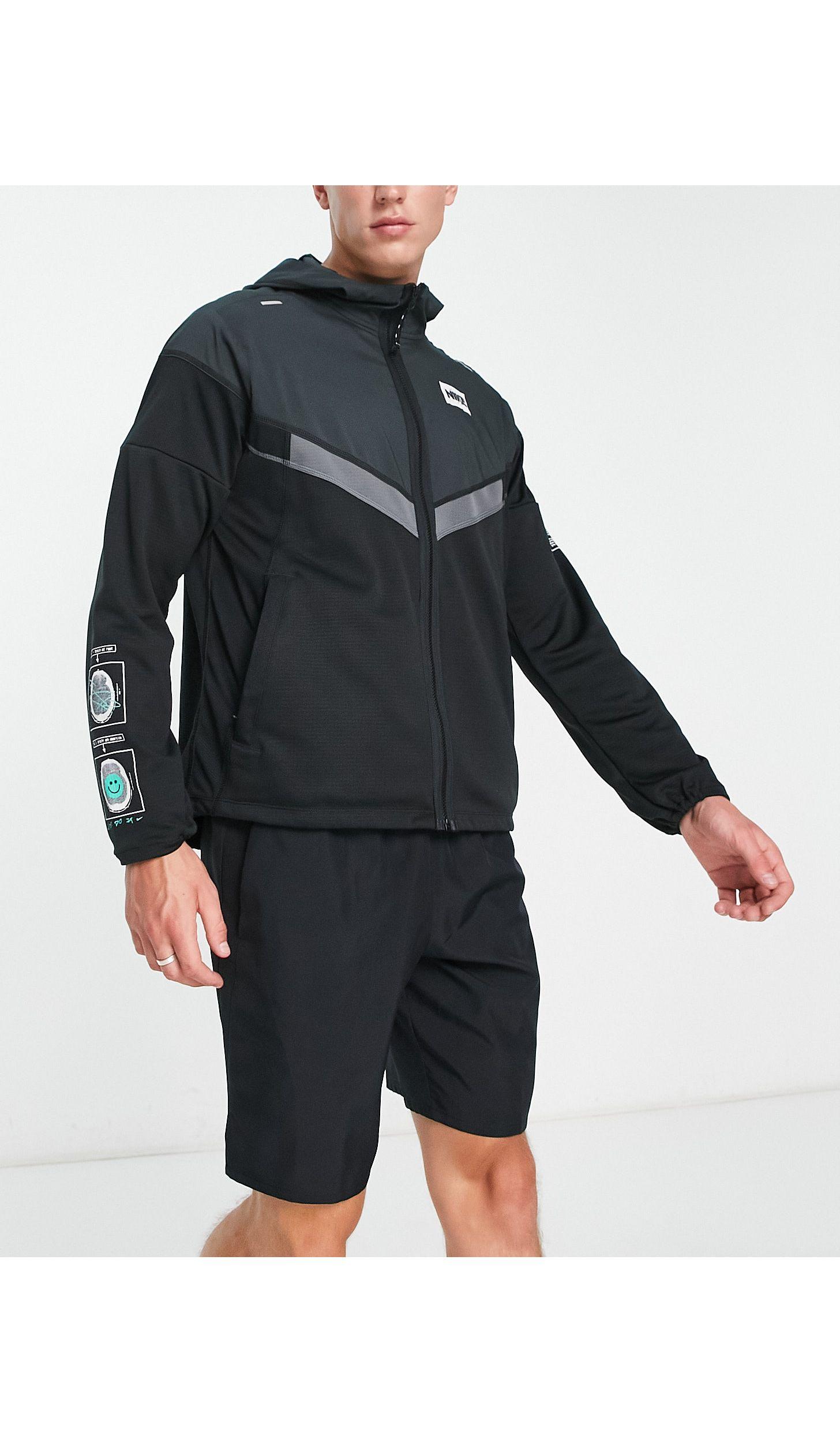 Nike Dye Windrunner Packable Jacket in Black for Men | Lyst