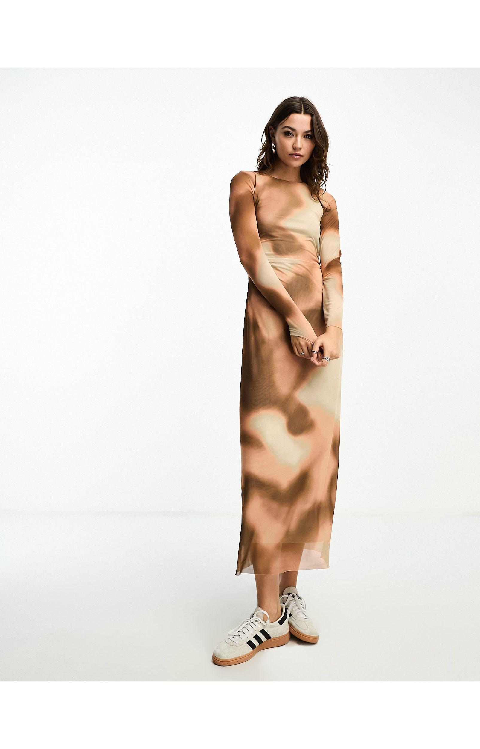Robe longue en tulle imprim flou marron d grad Stradivarius