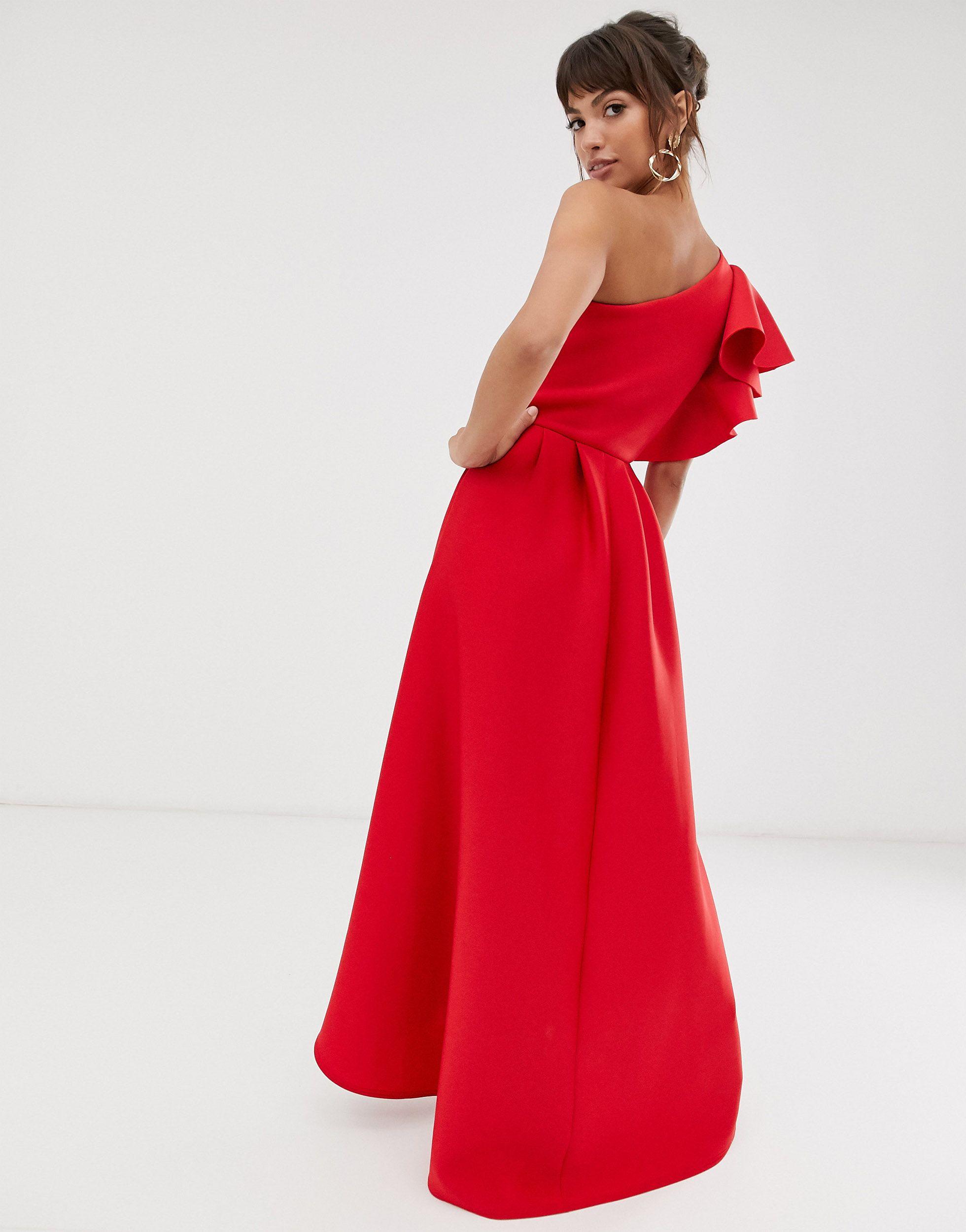 True Violet Maxi Ballkleid Mit Ruschen One Shoulder Trager Und Nach Hinten Abfallendem Saum In Rot Lyst
