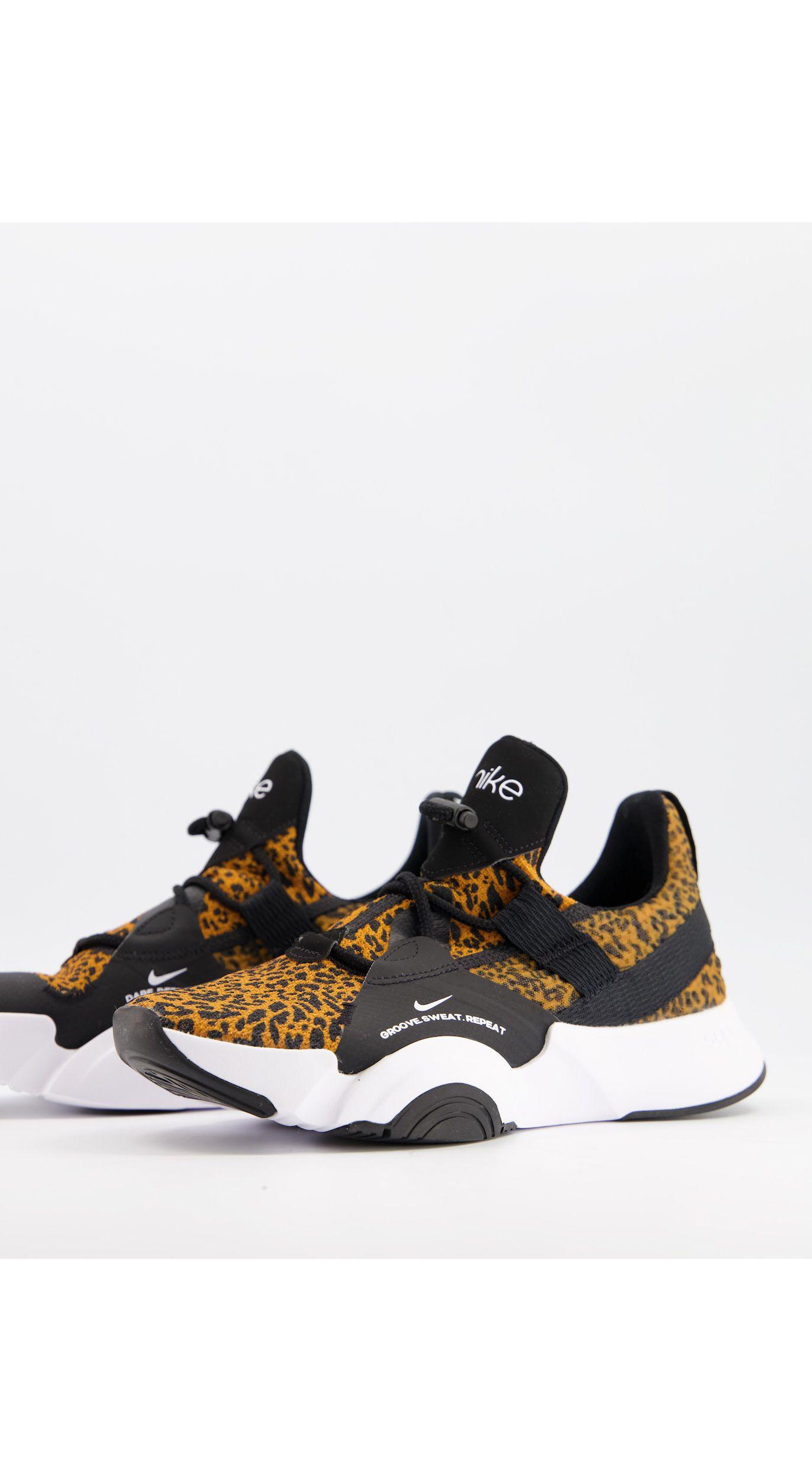 scarpe da ginnastica nike leopardate