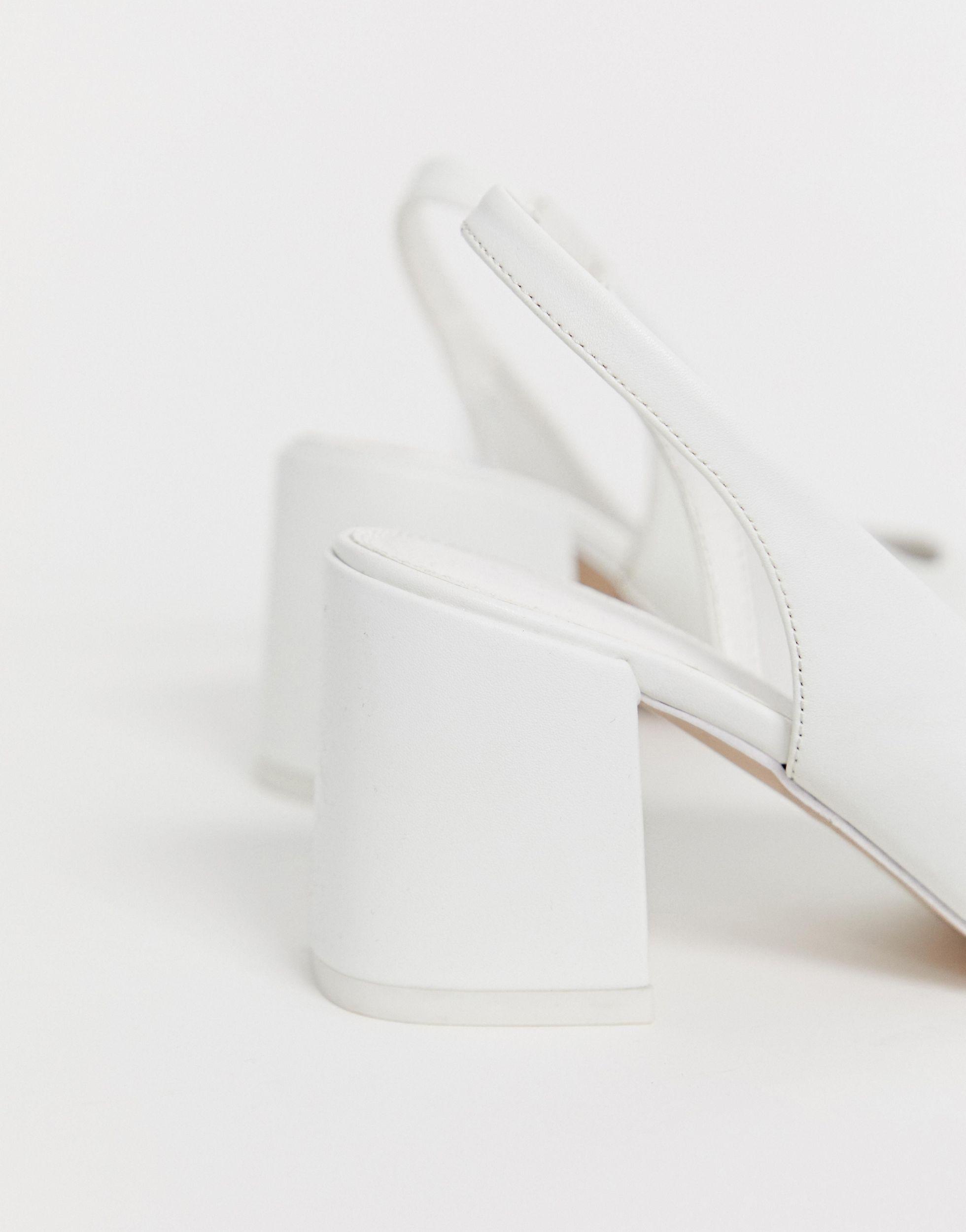 Samson - Scarpe bianche a pianta larga con tacco medio e cinturino  posterioreASOS in Pelle di colore Bianco | Lyst