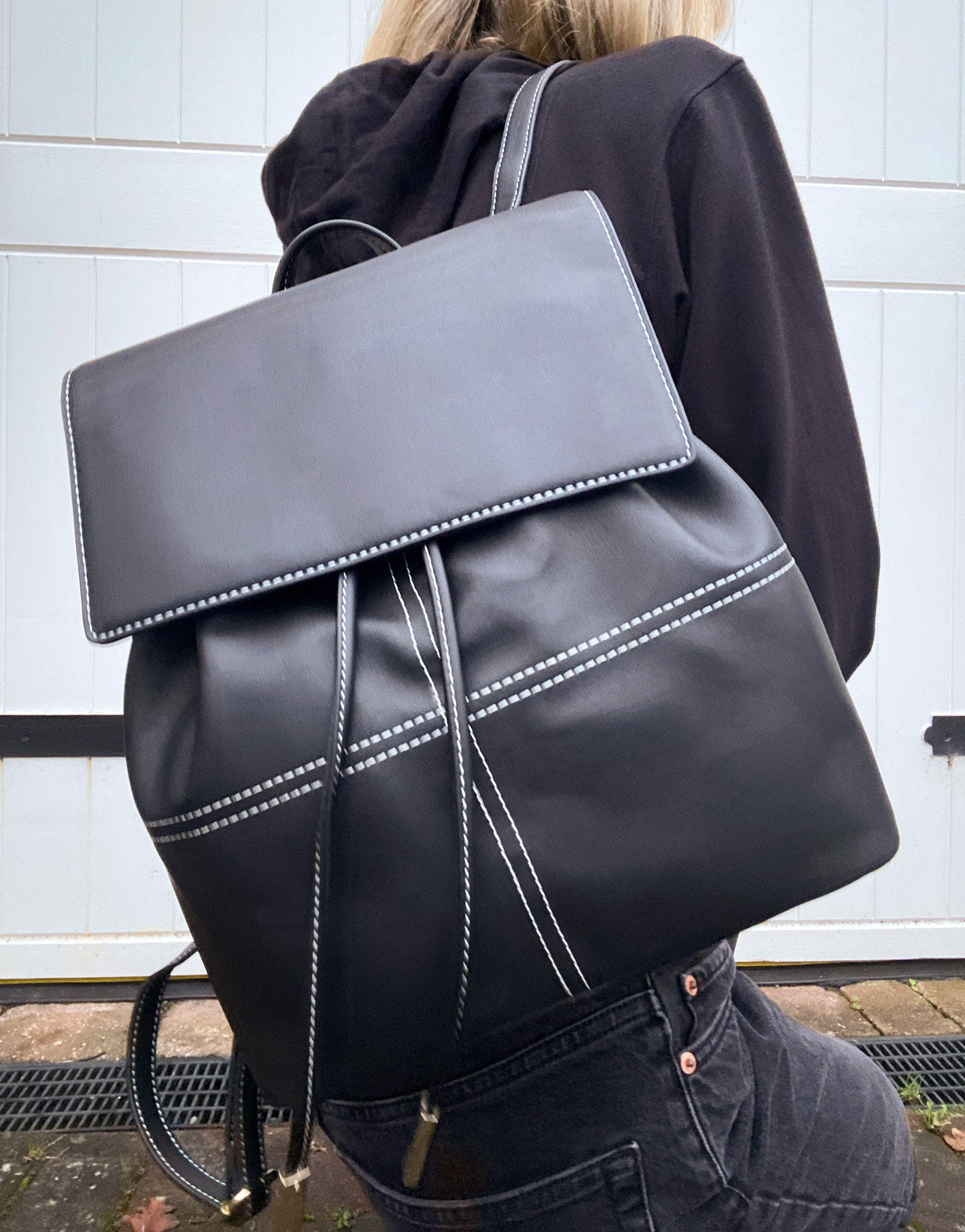 Twinkelen Verborgen Vruchtbaar TOPSHOP Backpack With Contrast Stitch in Black | Lyst