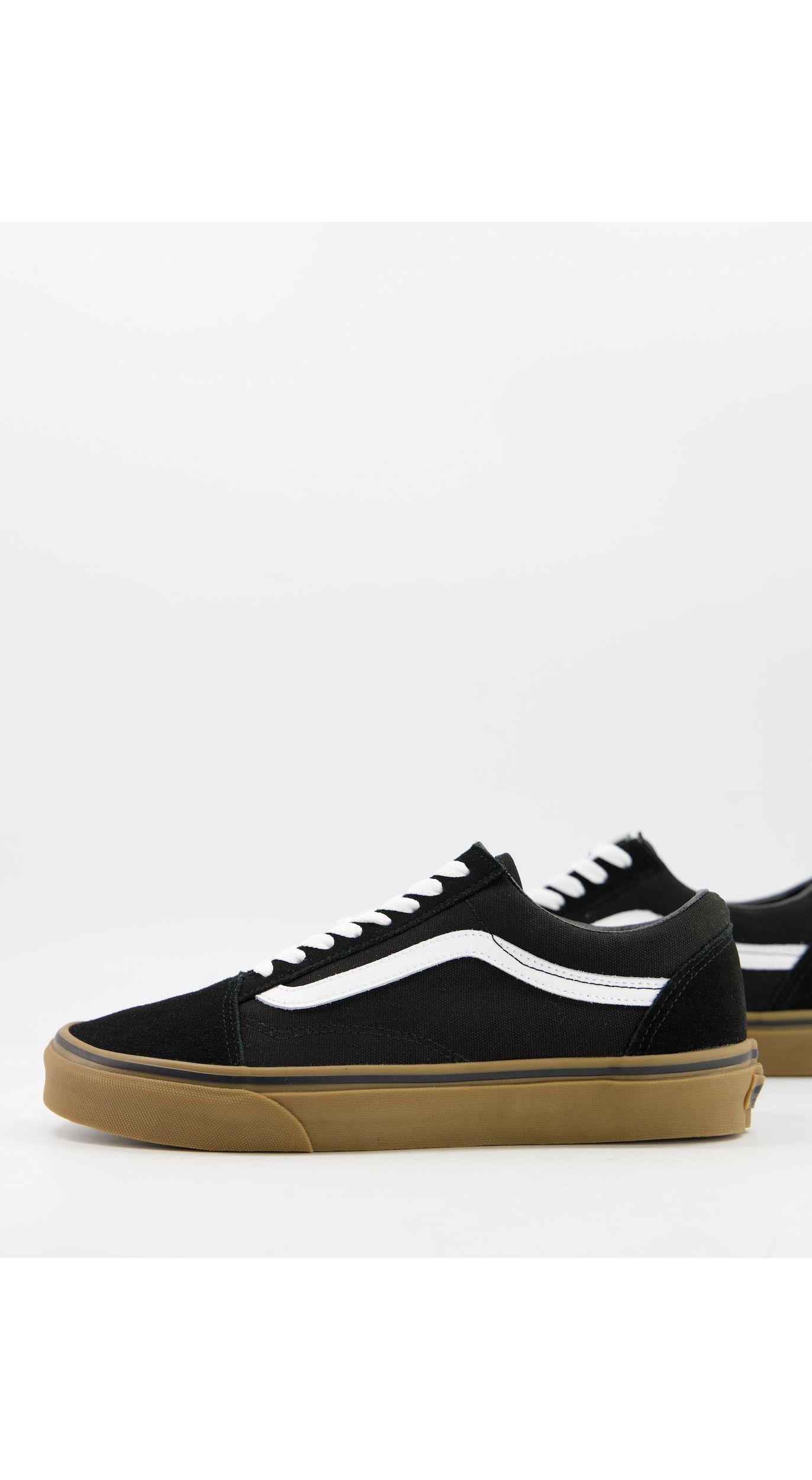 Vans Old Skool Gum Sole Sneakers in Black for Men | Lyst