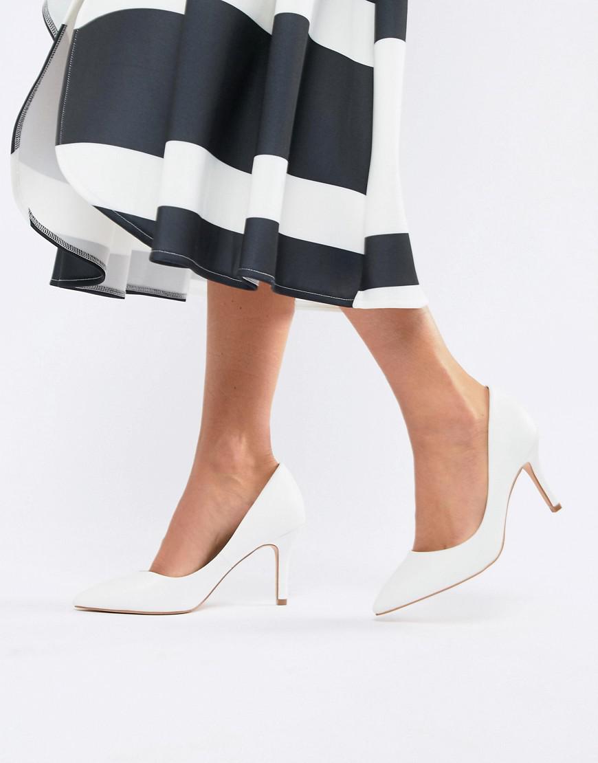 Faith Chariot Heeled Court Shoes In 