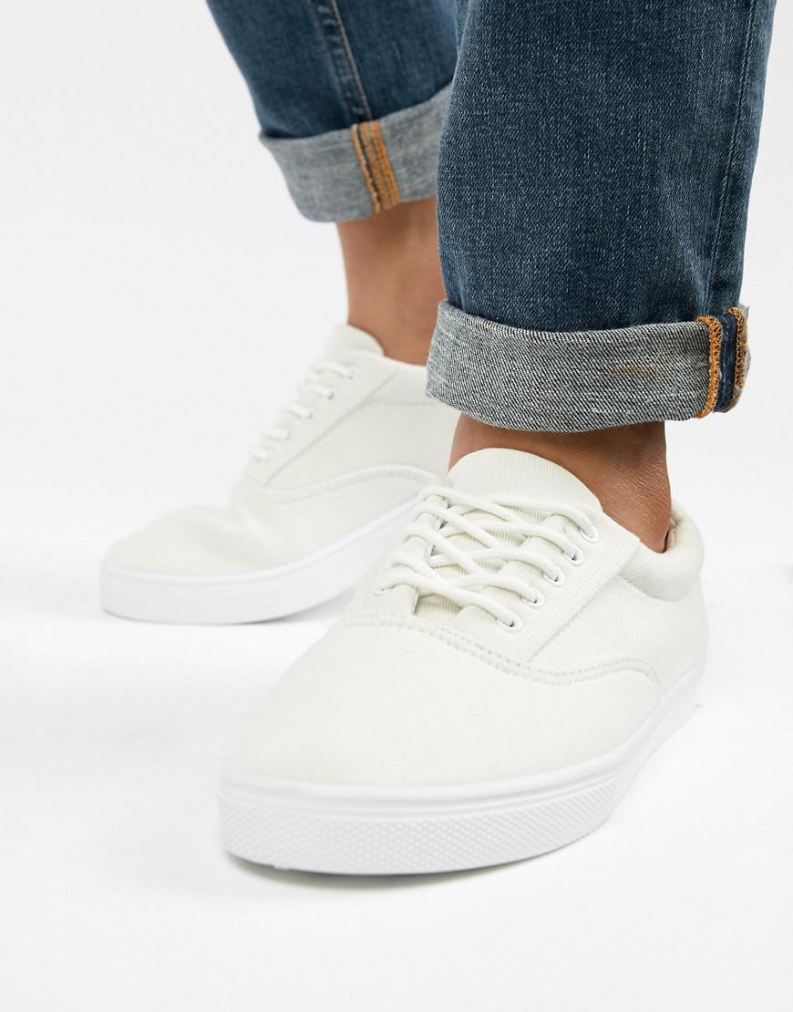 Canvas Lace Up Sneaker In White 