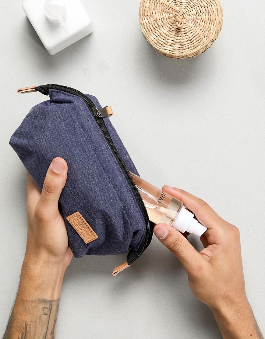 eastpak toiletry bag