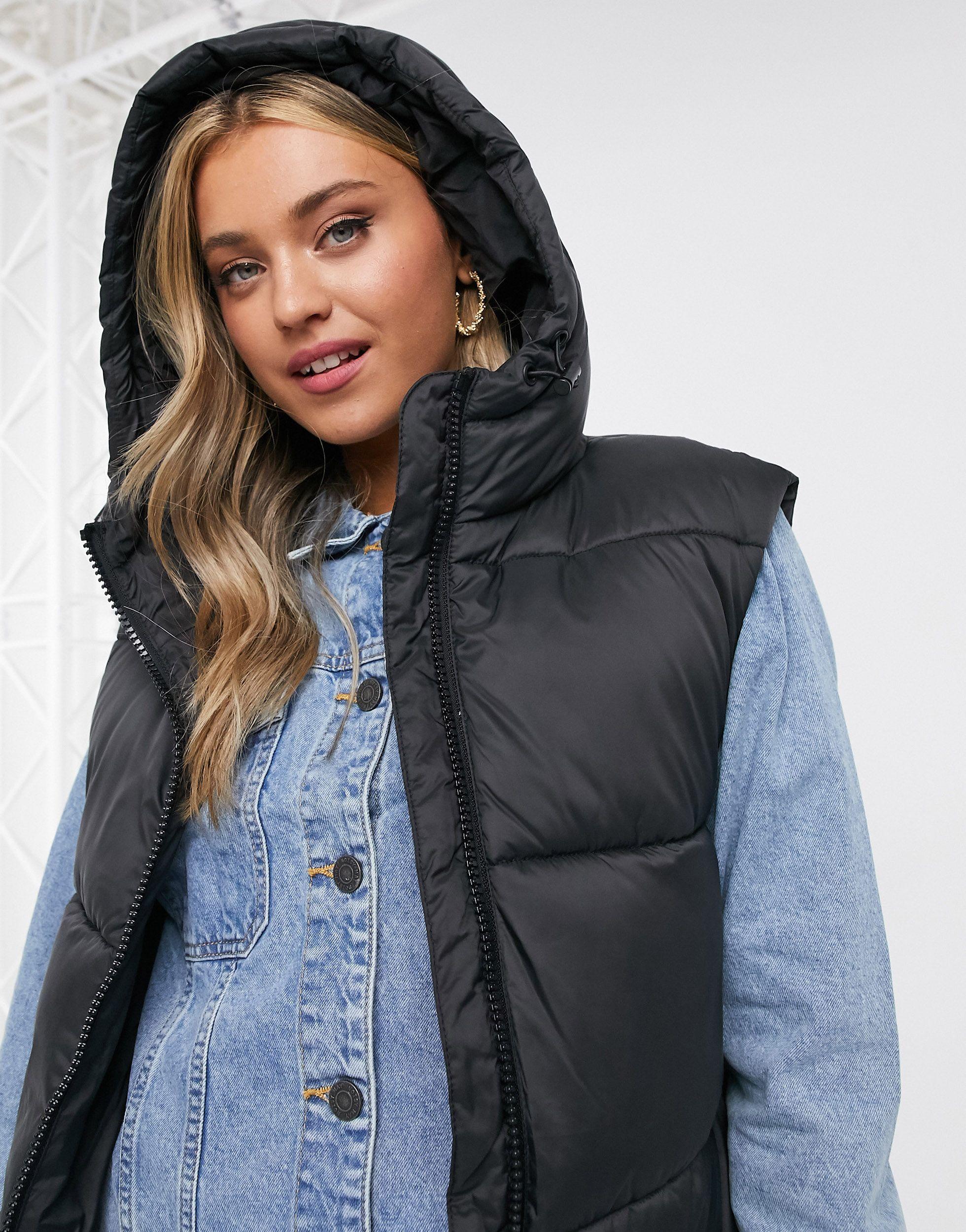 sleeveless long padded jacket in black