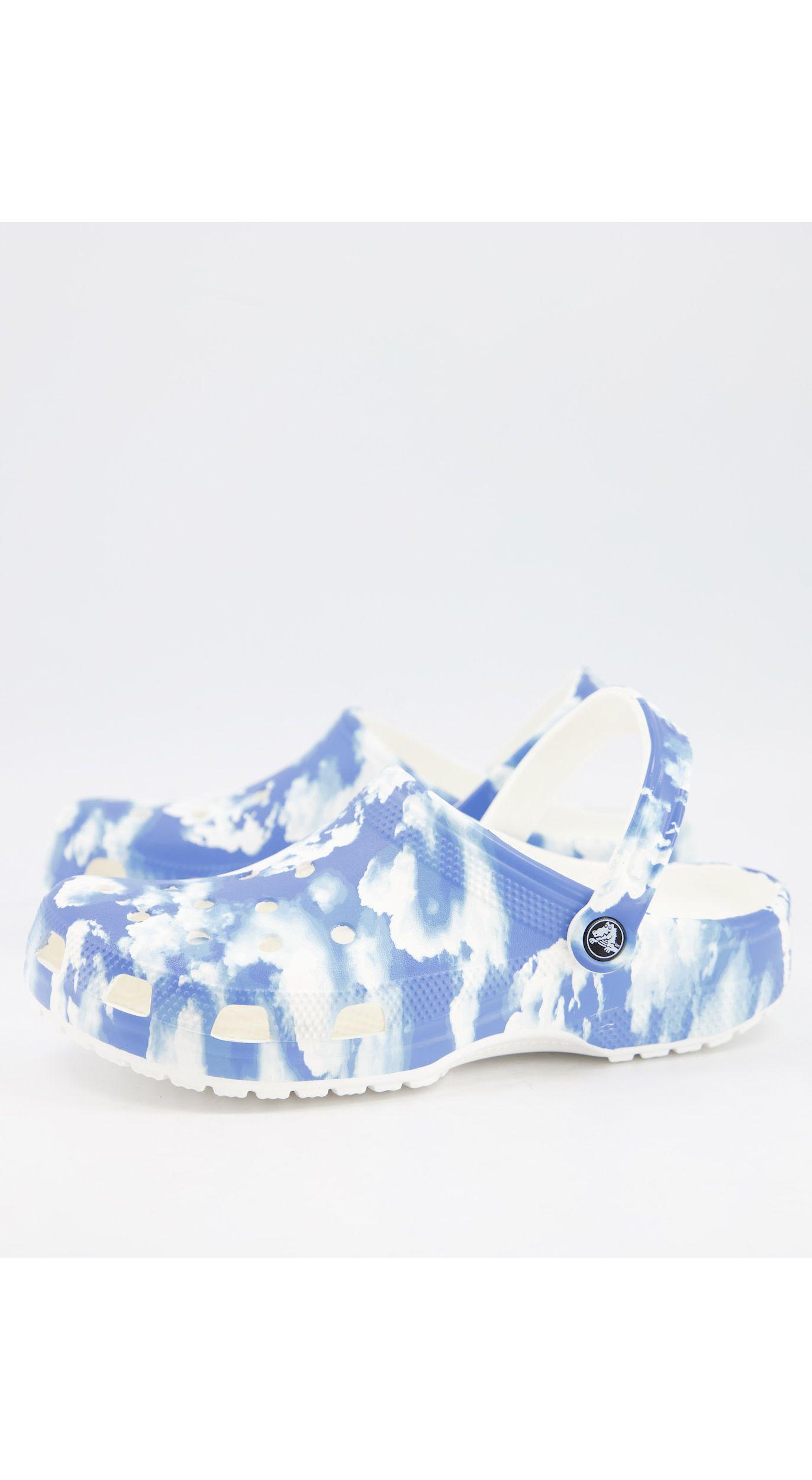 Scarpe classiche con stampa nuvole, colore e bianco da Uomo di Crocs™ in  Blu | Lyst