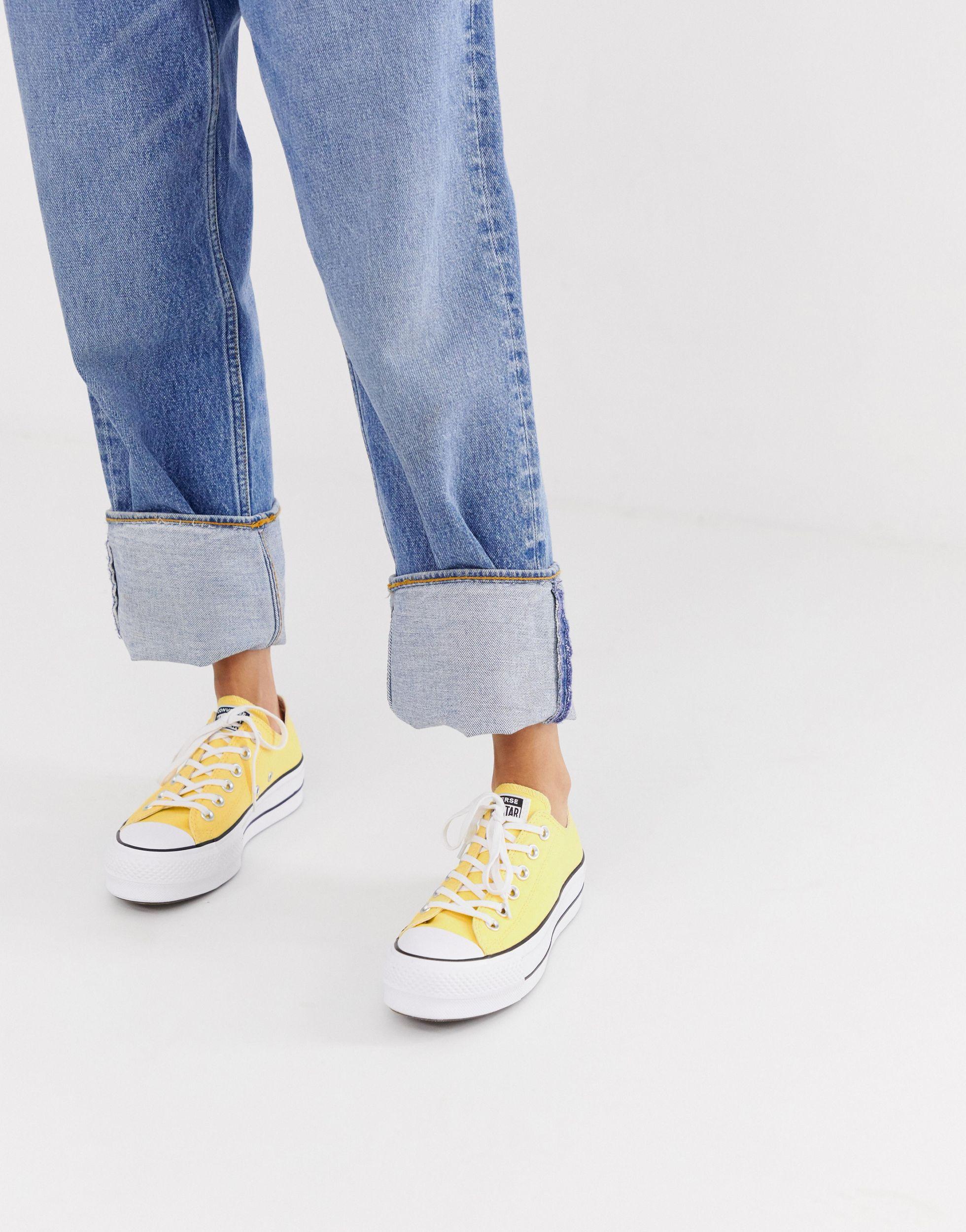 Converse Canvas Chuck Taylor All Star - Lage Gele Sneakers Met Plateauzool  in het Geel - Lyst