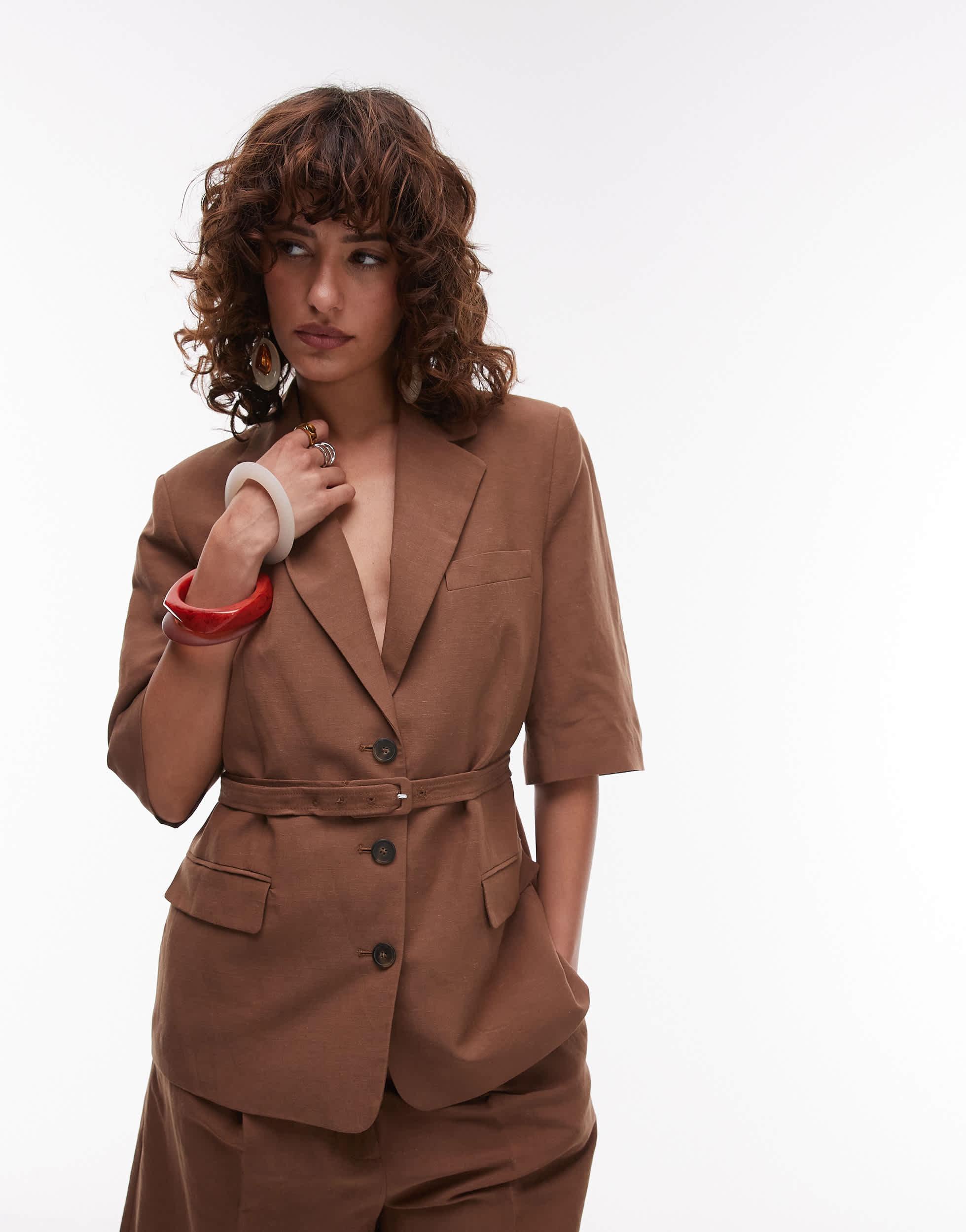 Blazer d'ensemble ajusté aspect lin à manches courtes et ceinture