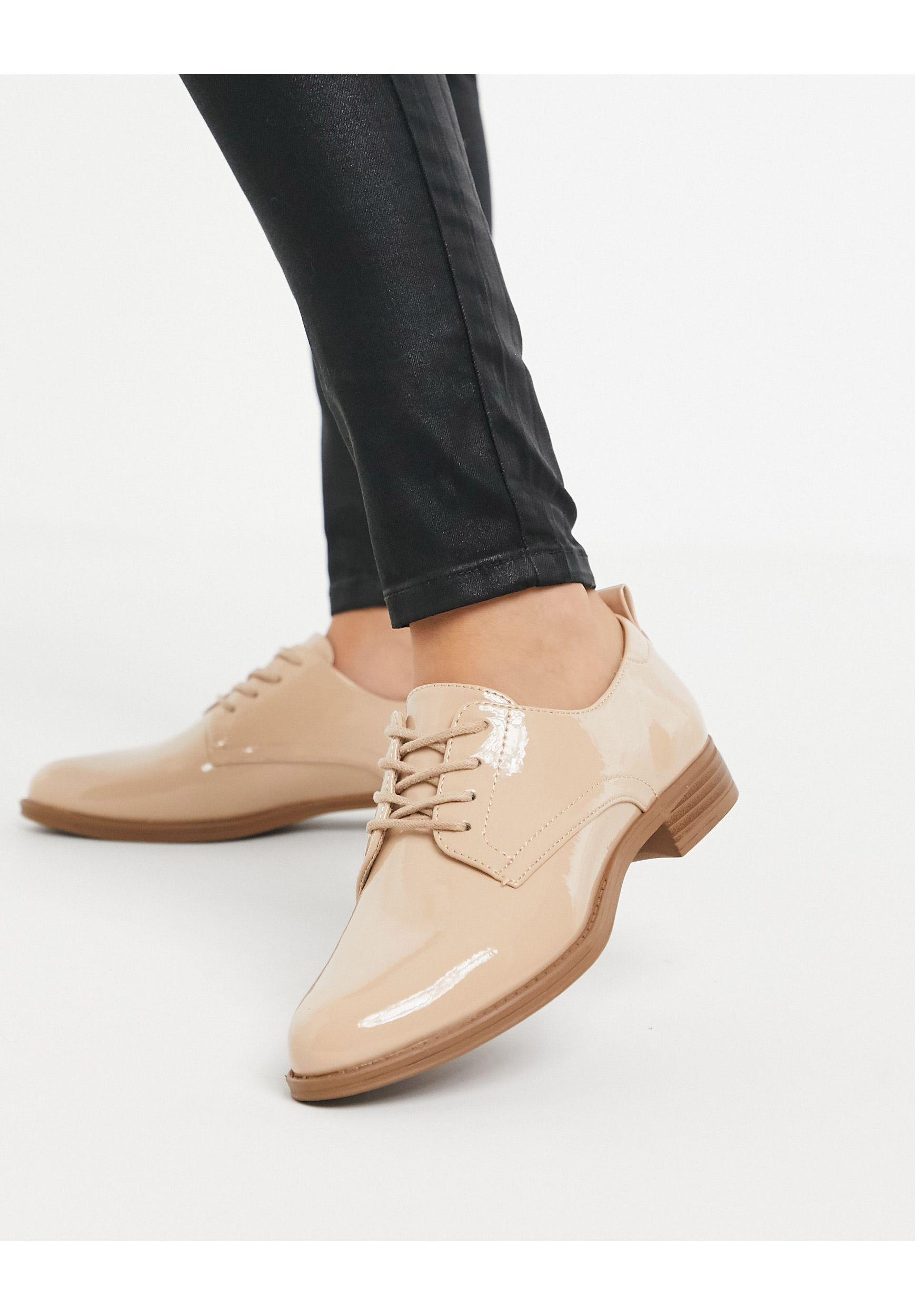 scarpe stringate vernice