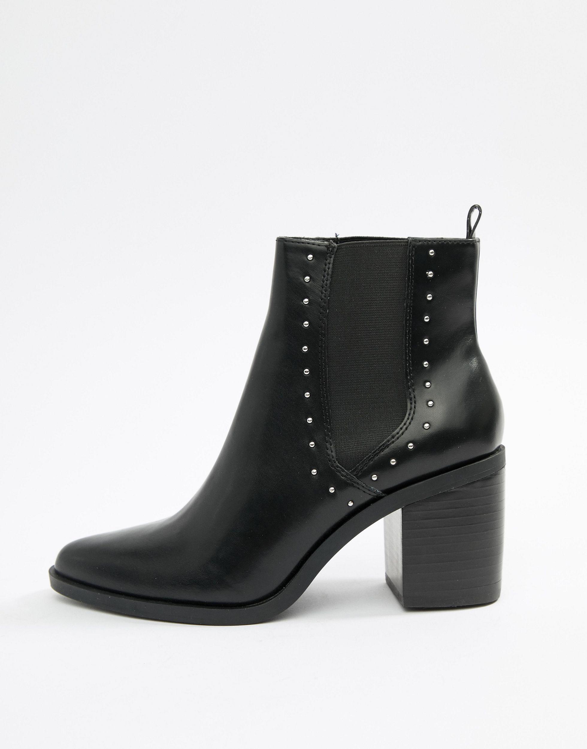 bottines cloutées stradivarius