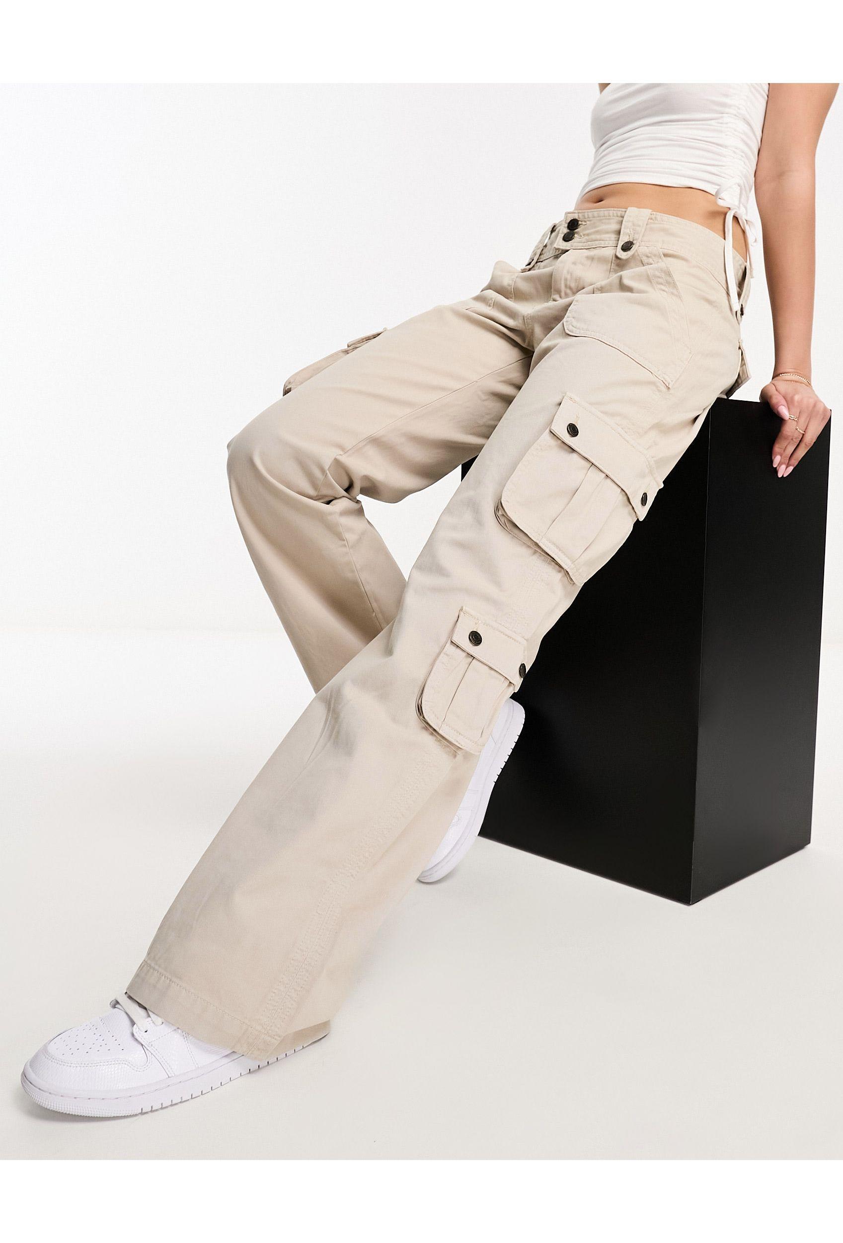 Pull&Bear Low Waist Popper Detail Cargo Trousers in Natural | Lyst Canada