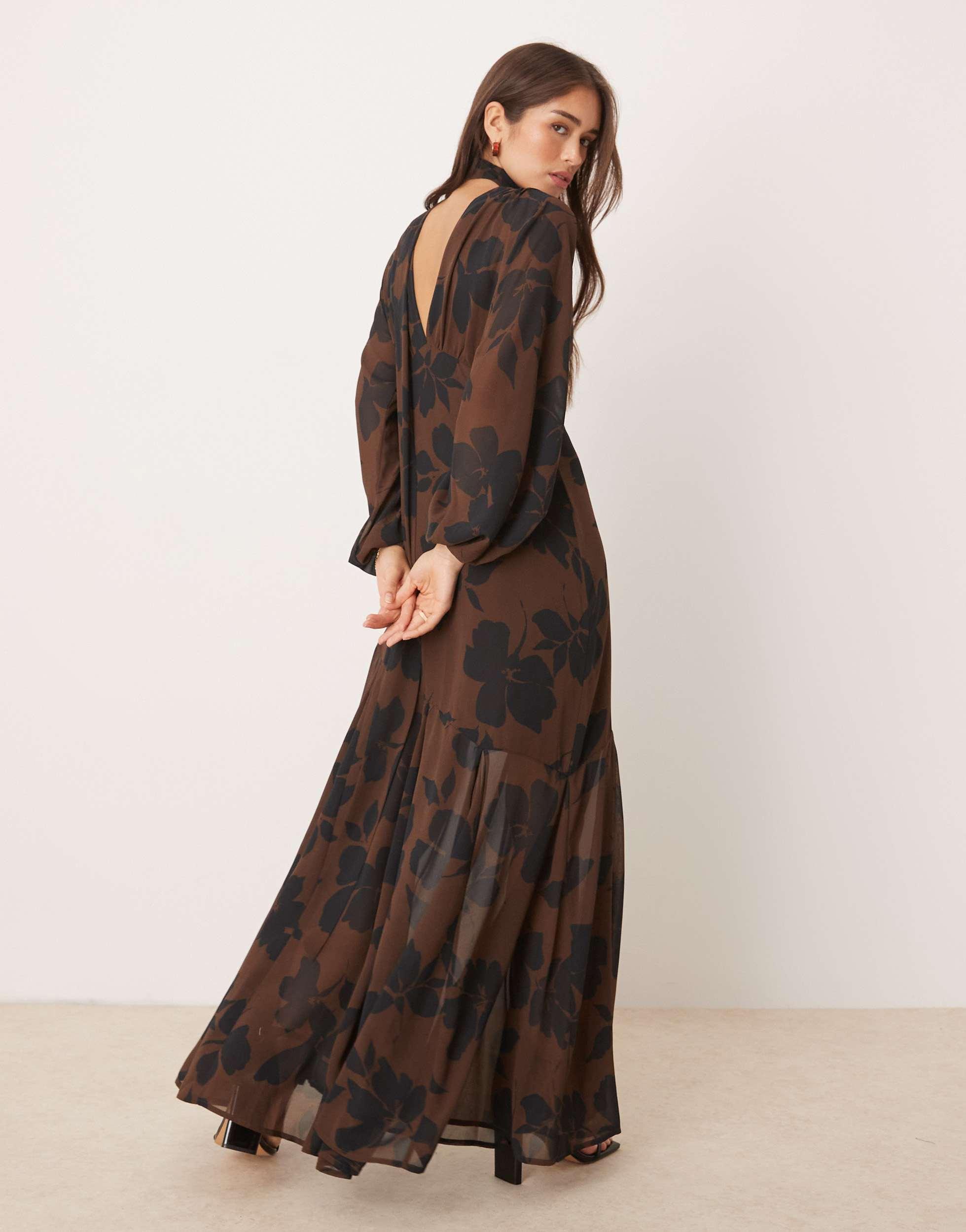 brown batwing dress Women's Batwing Sleeve Off-Shoulder Elastic Waist Maxi Dress – Zulily main image 0