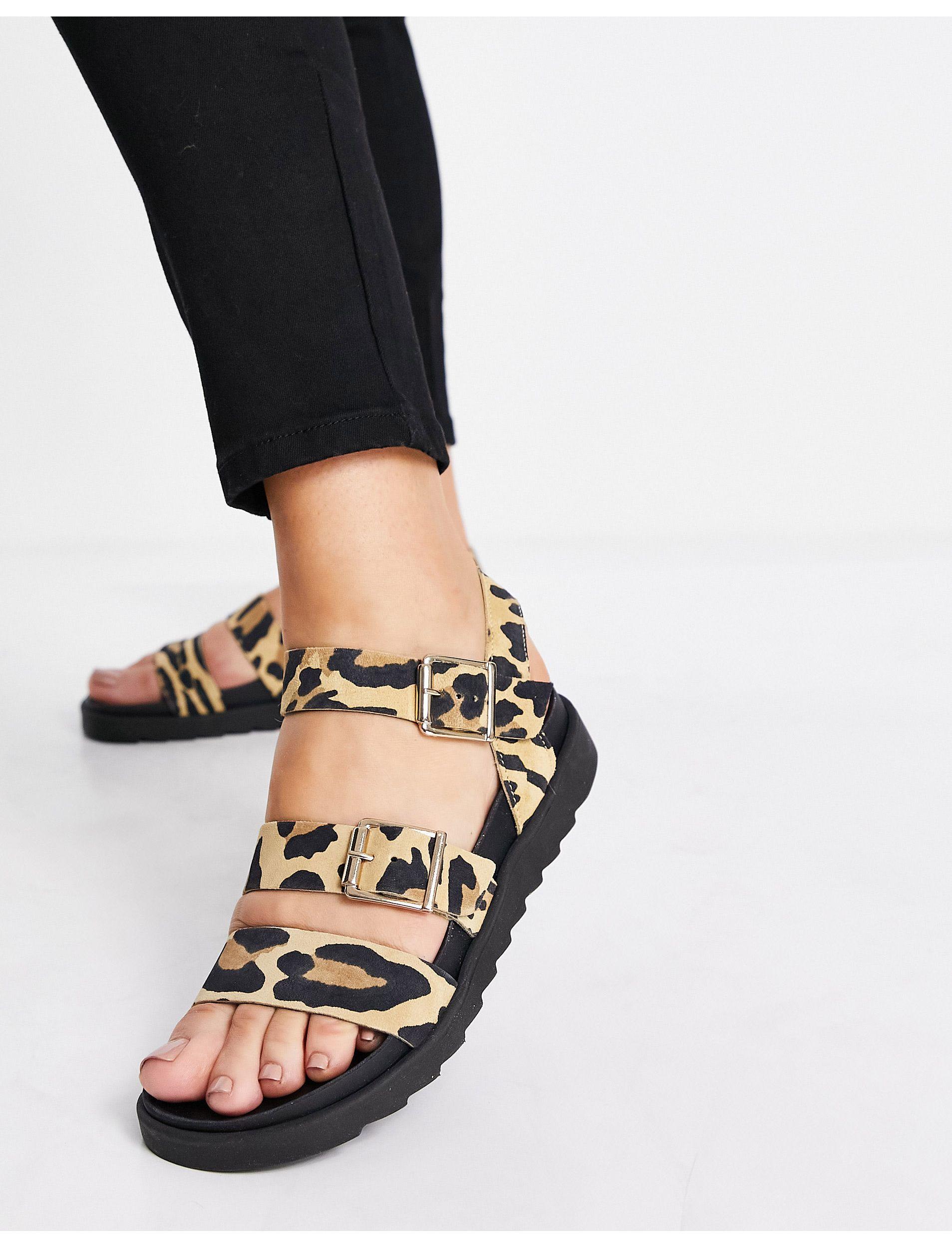 Schuh Chaser Leather Buckle Strappy 