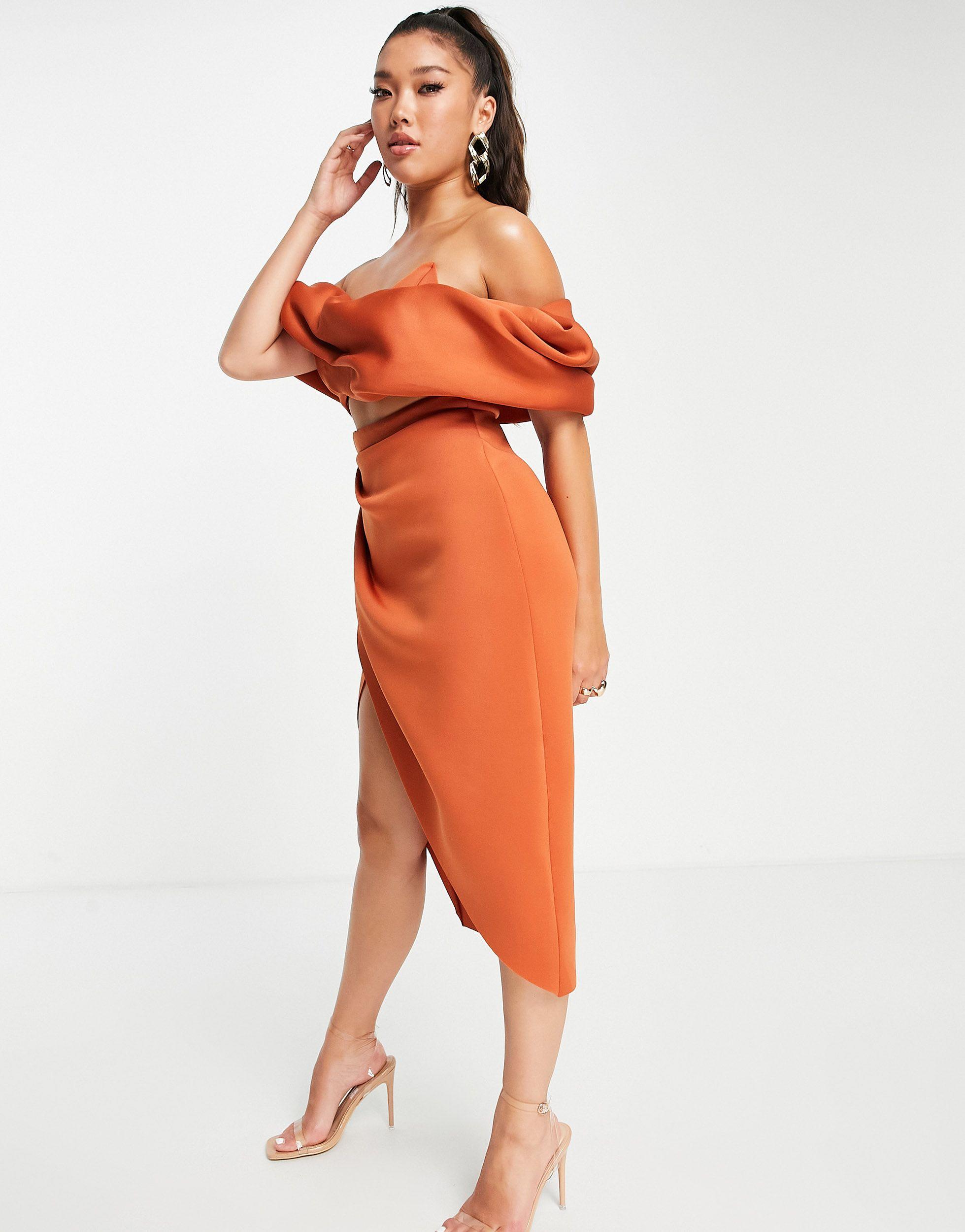 Robe fourreau mi-longue 2 pièces coupe portefeuille à épaules dénudées avec  effet replié - rouille ASOS en coloris Marron - Lyst