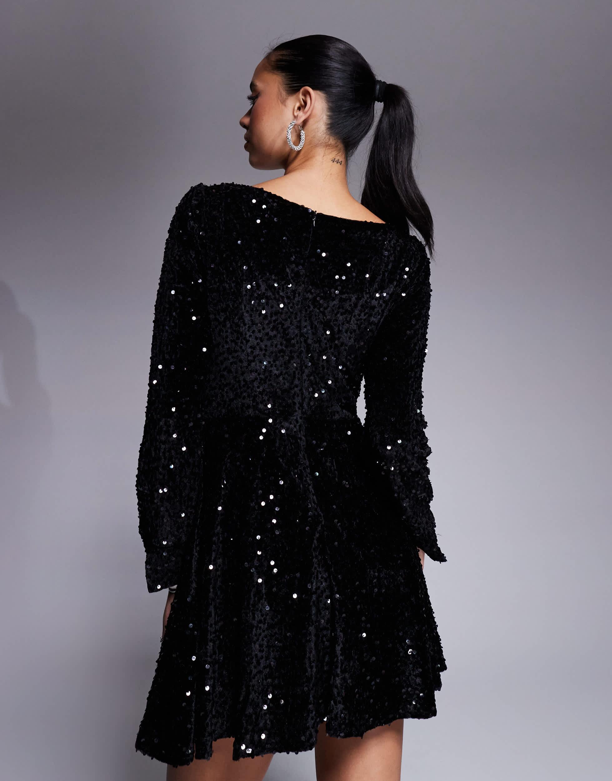 In The Style Velvet Sequin Sweetheart Neck Mini Dress in Black | Lyst In The Style Velvet Sequin Sweetheart Neck Mini Dress in Black | Lyst