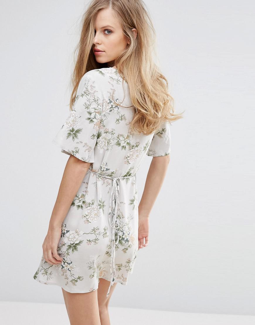 white dress pull and bear