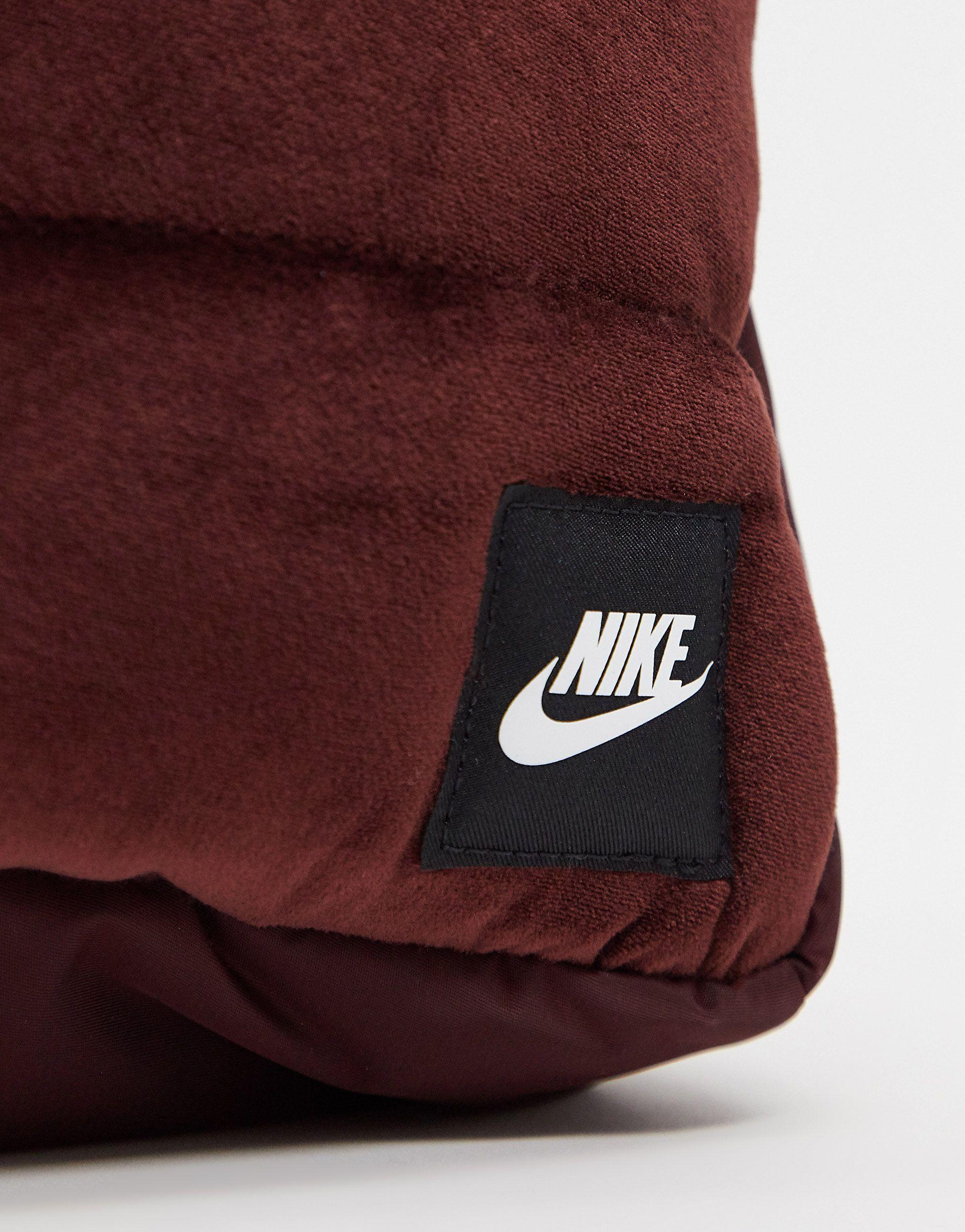 Mini sac à dos en velours - Bordeaux Nike | Lyst